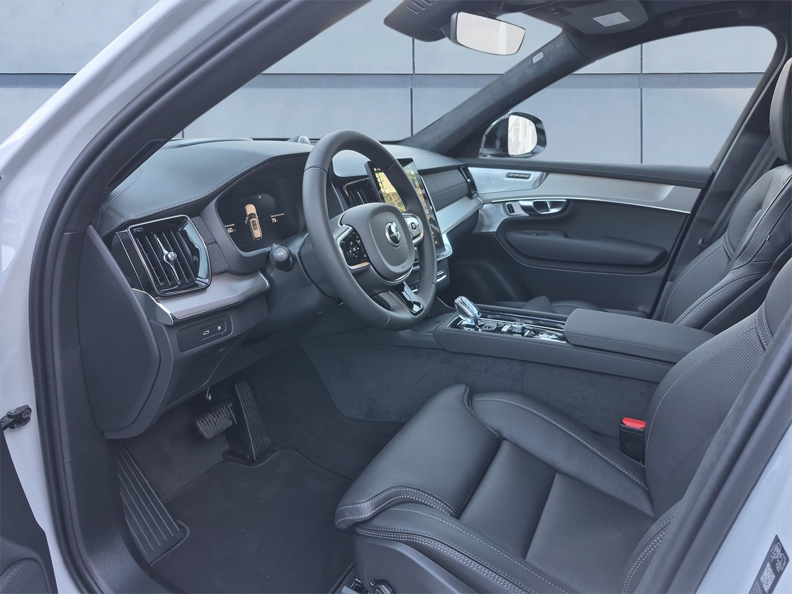 VOLVO XC90 2.0 T8 TE Black Edition eAWD-image-9