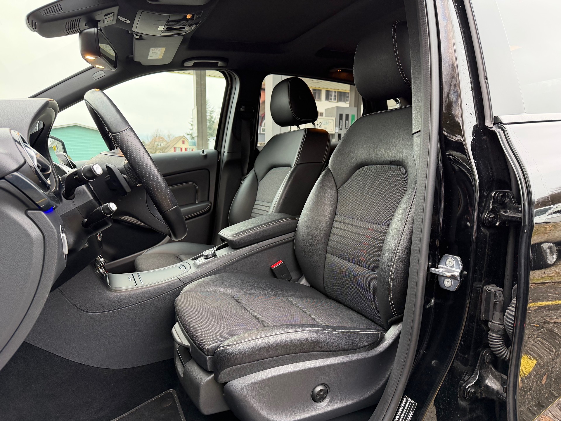 MERCEDES-BENZ B 200 Night Star 7G-DCT-image-4