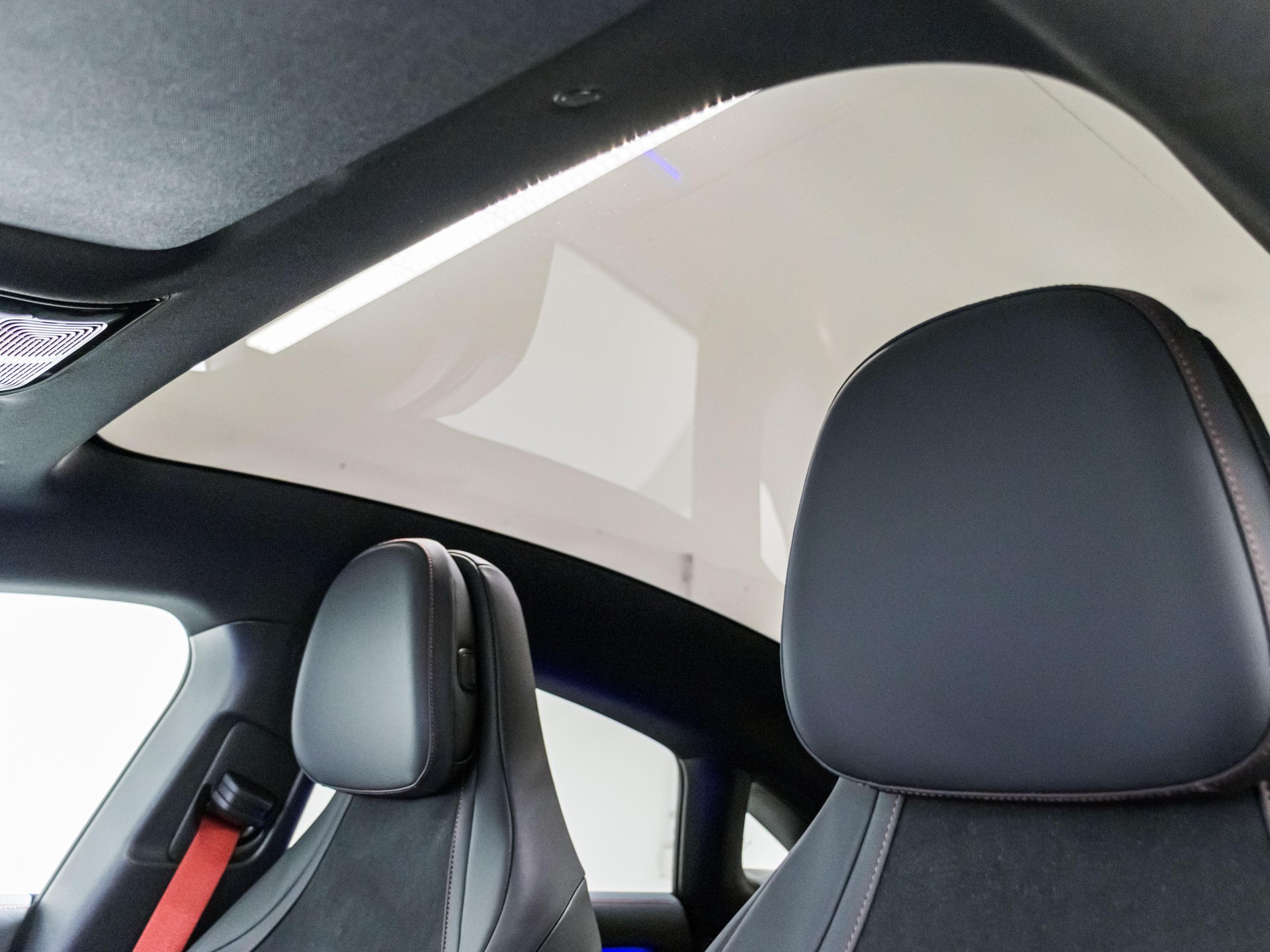 MERCEDES-BENZ CLA 220 4MATIC-image-8