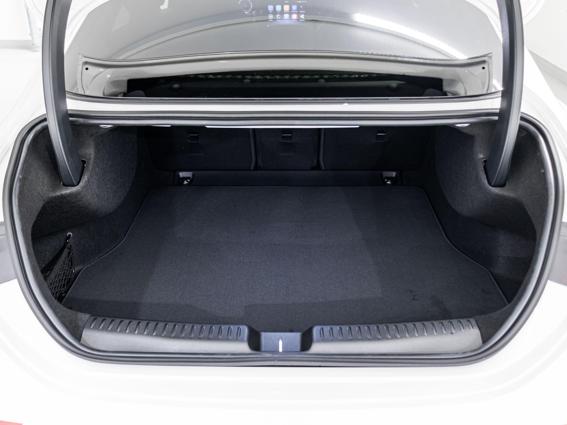 MERCEDES-BENZ CLA 220 4MATIC-image-13