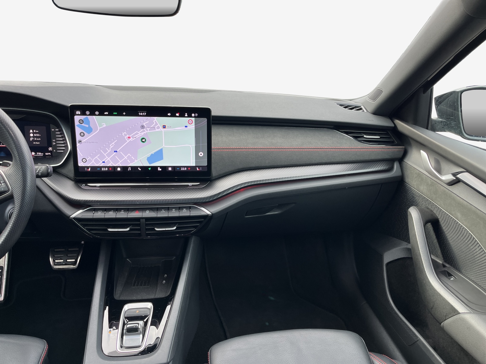 SKODA Octavia Combi 2.0 TSI DSG RS-image-10