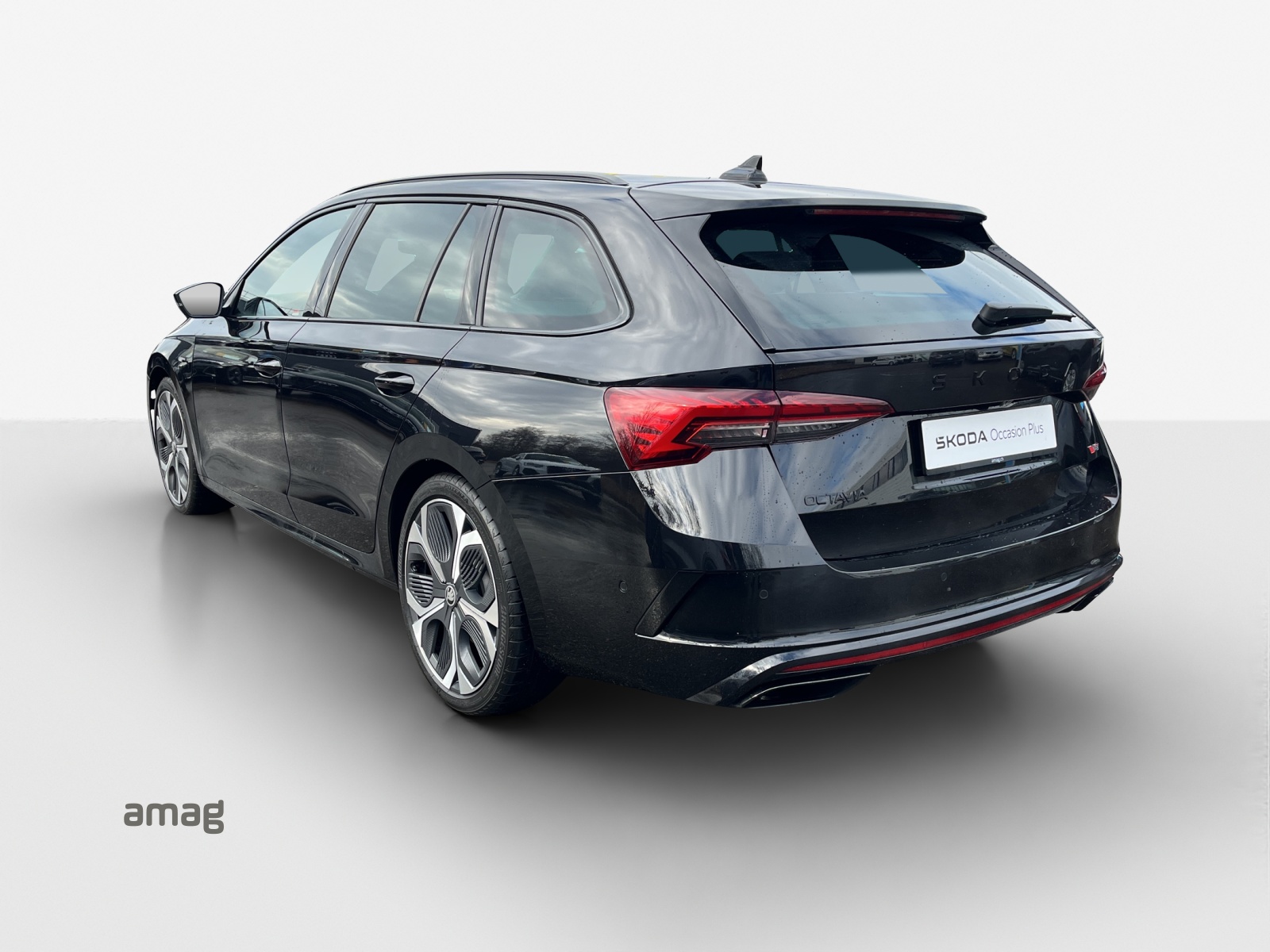 SKODA Octavia Combi 2.0 TSI DSG RS-image-2