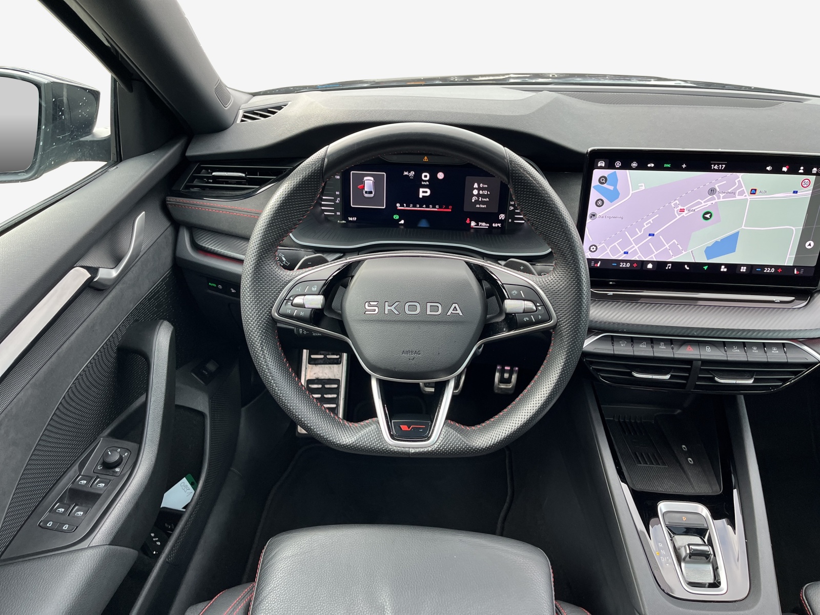 SKODA Octavia Combi 2.0 TSI DSG RS-image-9