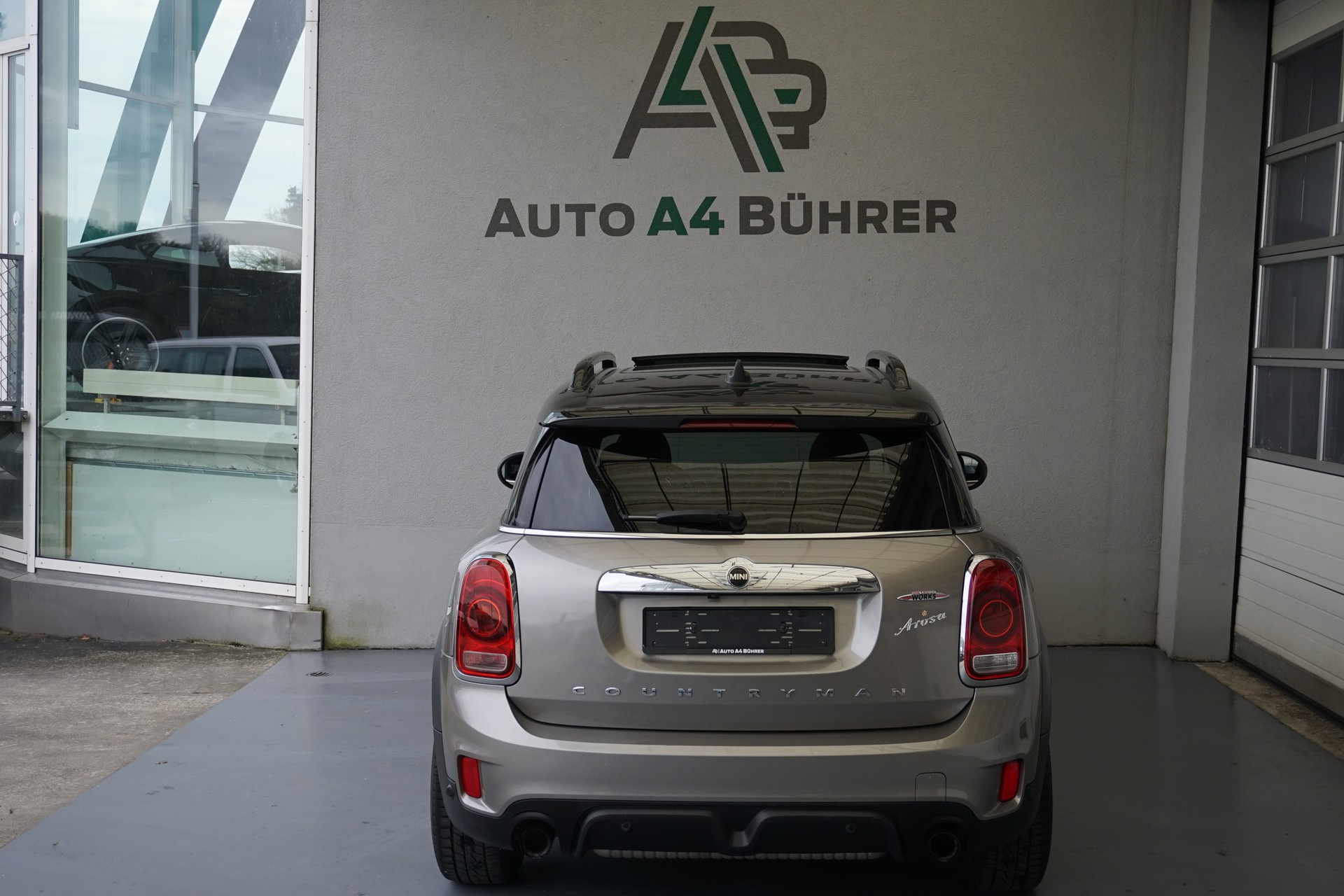MINI Countryman 2,0 T 231PS JCW ALL4 Automat-image-10