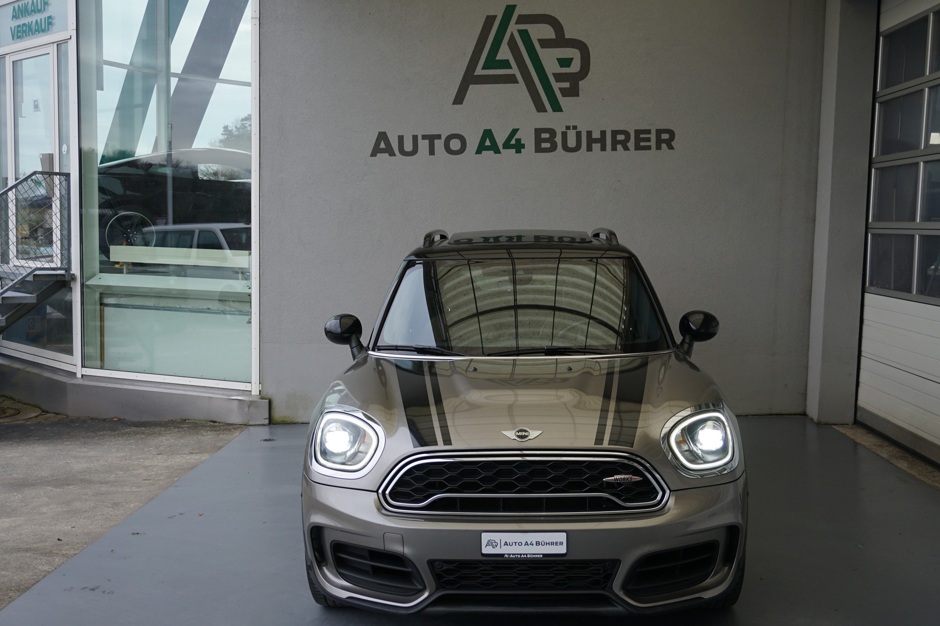 MINI Countryman 2,0 T 231PS JCW ALL4 Automat-image-9