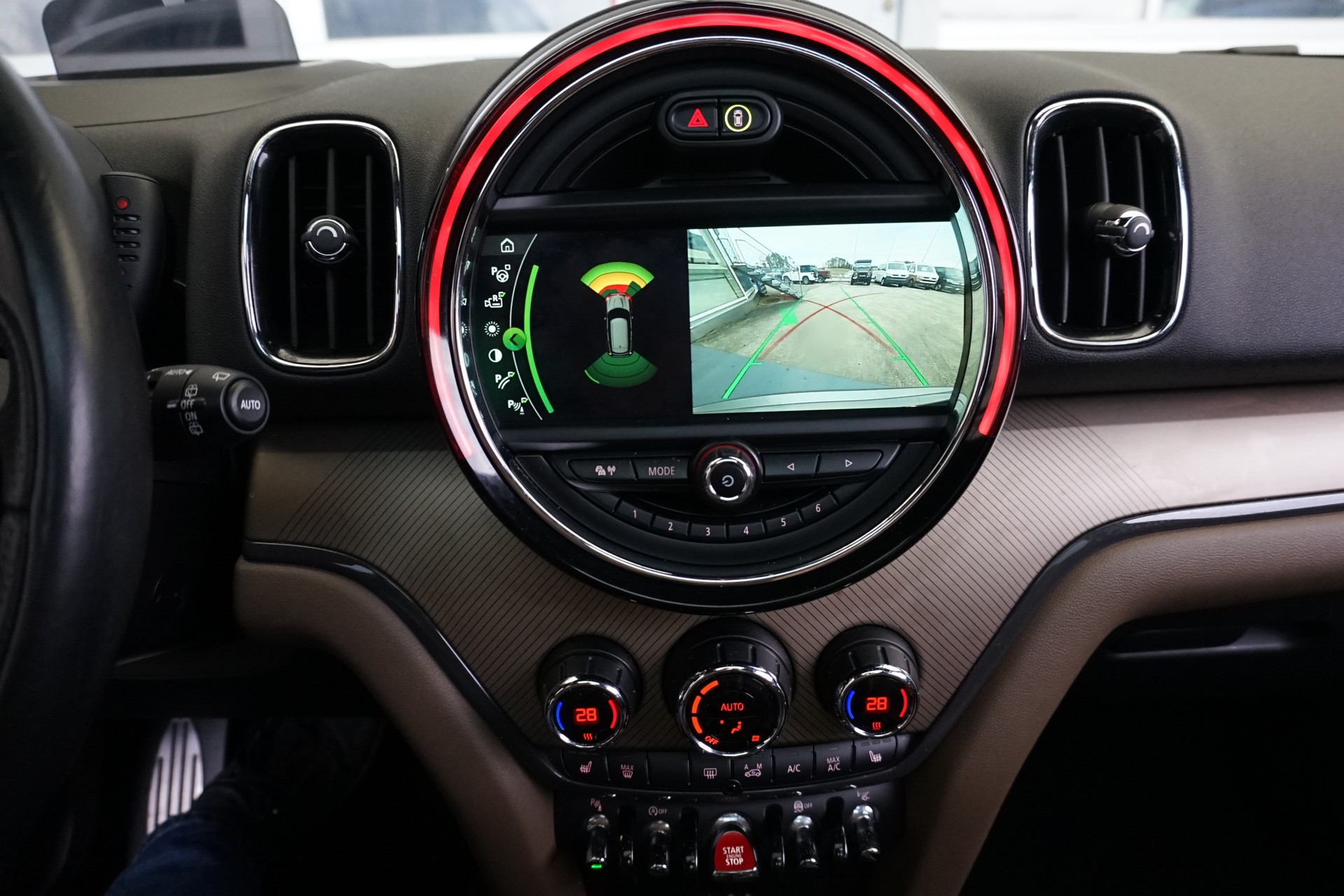 MINI Countryman 2,0 T 231PS JCW ALL4 Automat-image-16