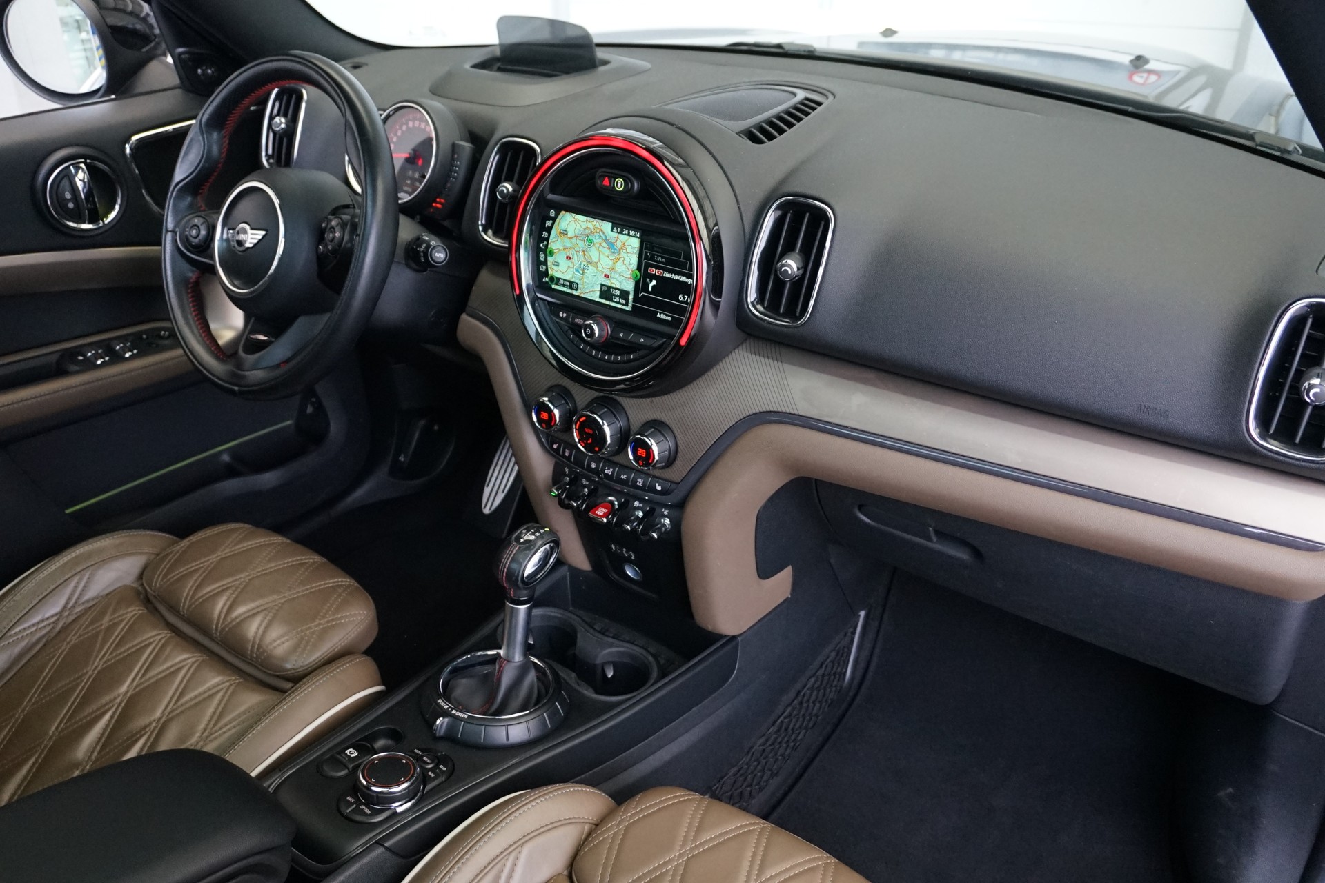 MINI Countryman 2,0 T 231PS JCW ALL4 Automat-image-18