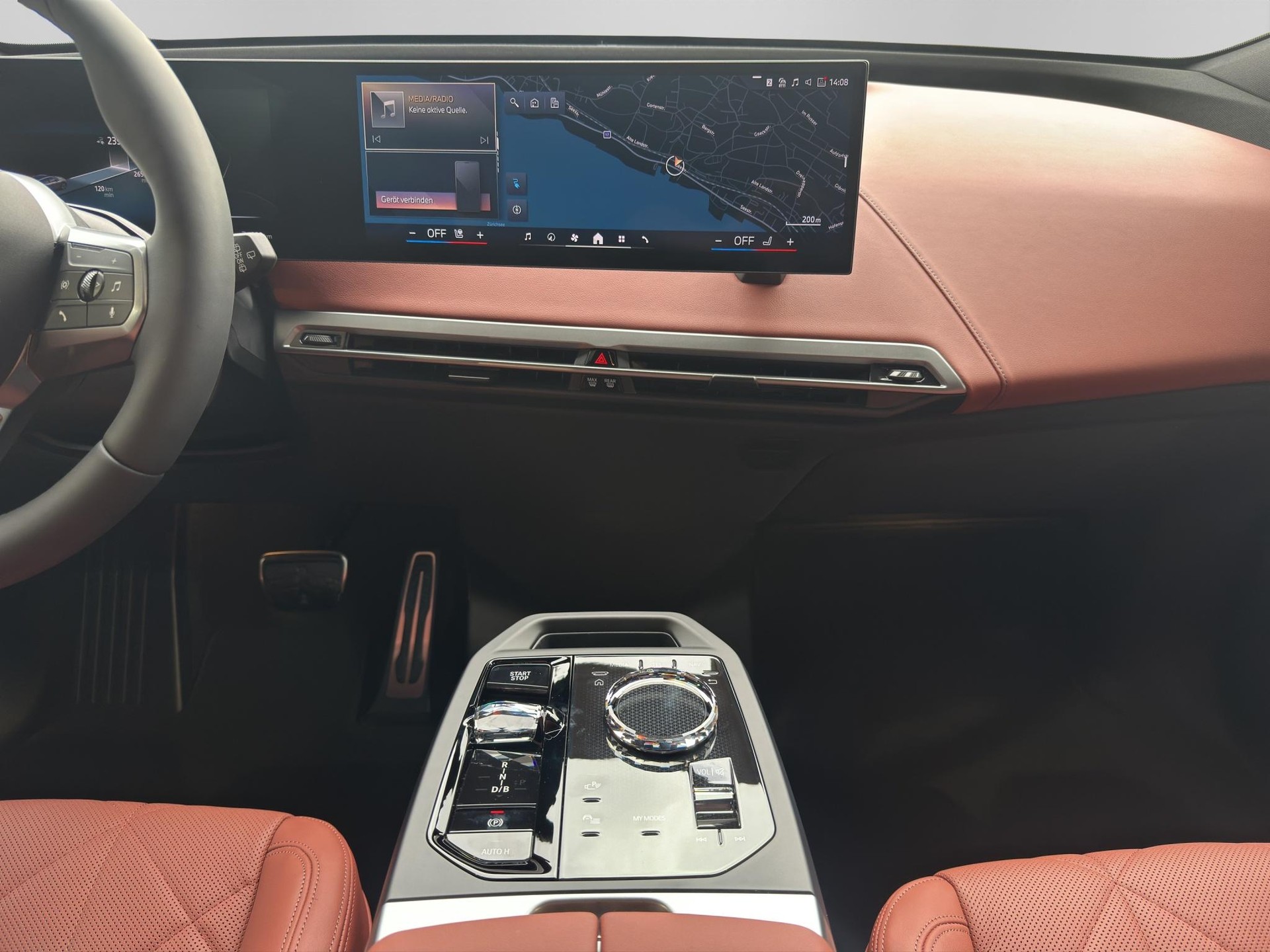 BMW iX xDrive60 M Sport Pro-image-16