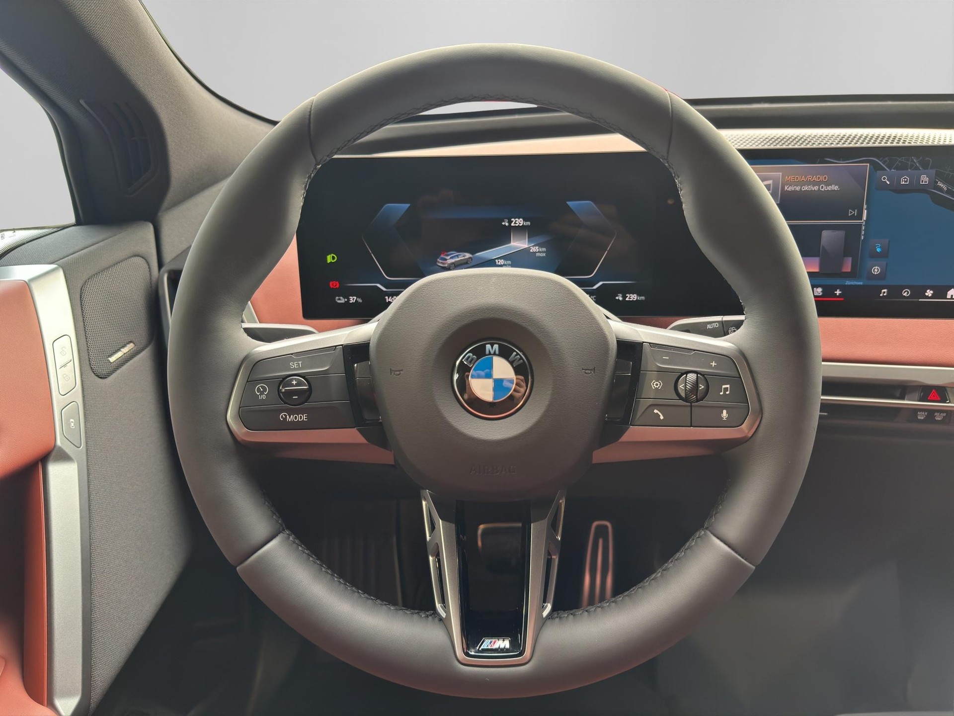 BMW iX xDrive60 M Sport Pro-image-17