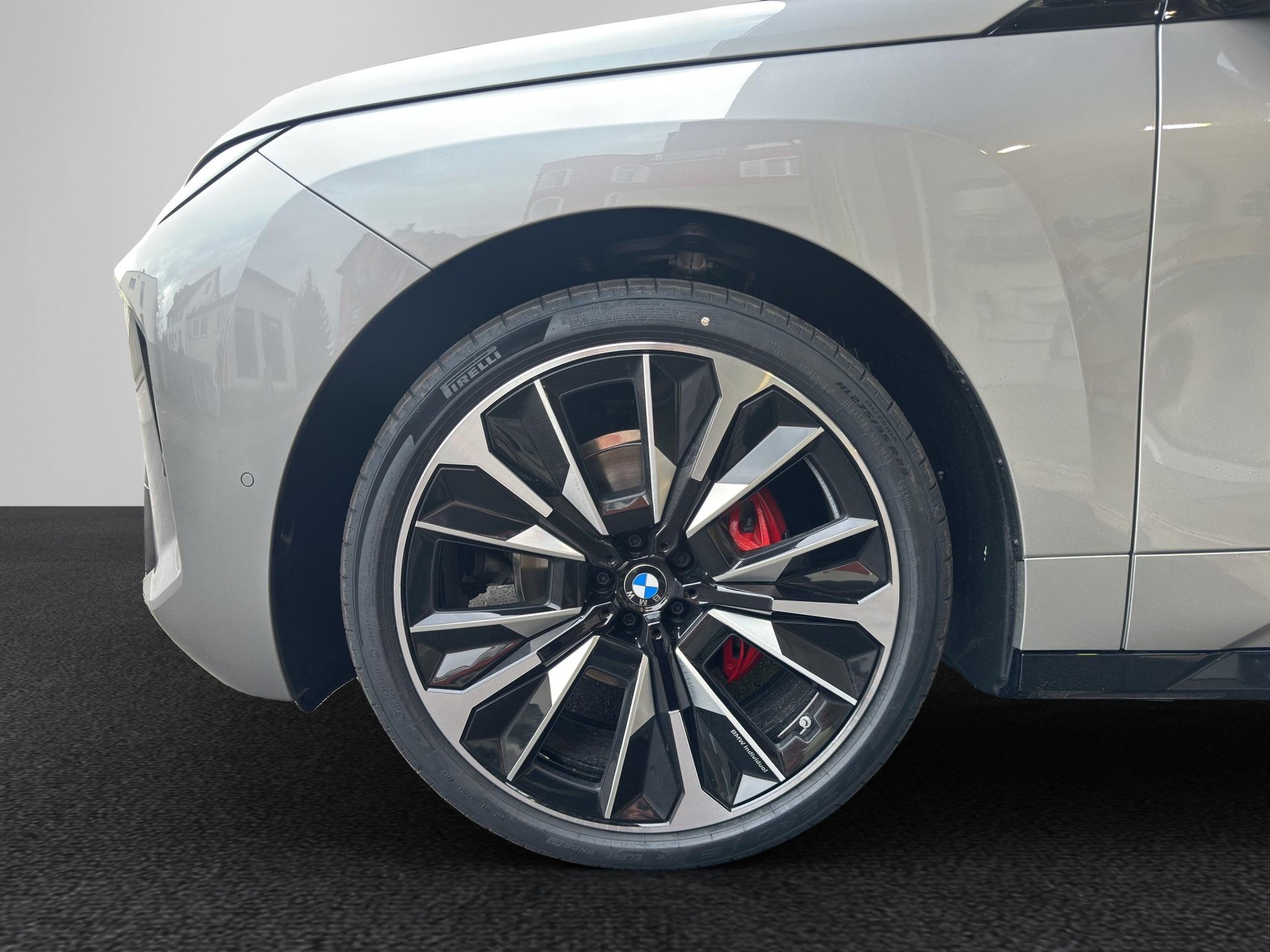 BMW iX xDrive60 M Sport Pro-image-10