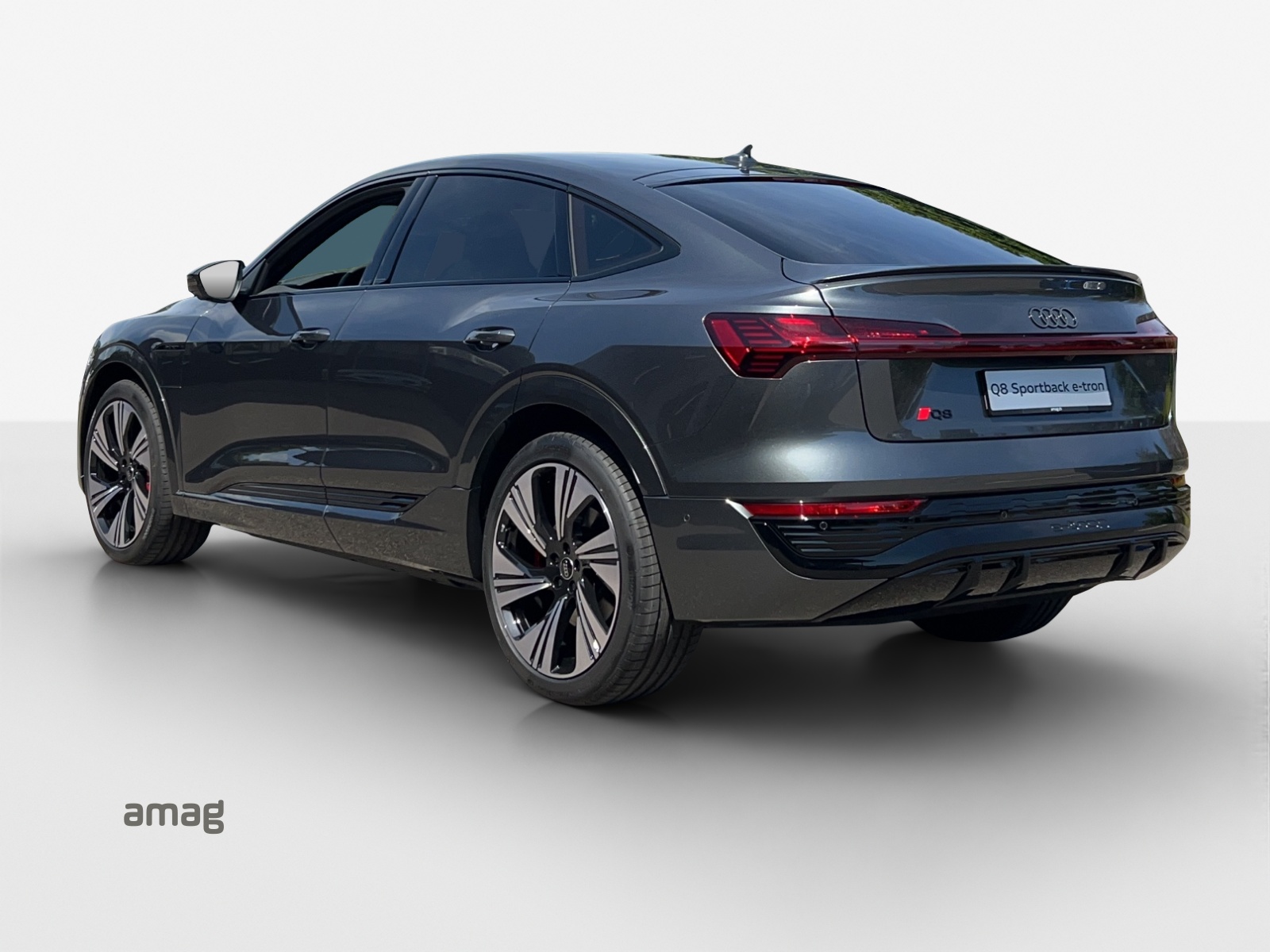 AUDI Q8 Sportback 55 e-tron Black Edition quattro-image-2