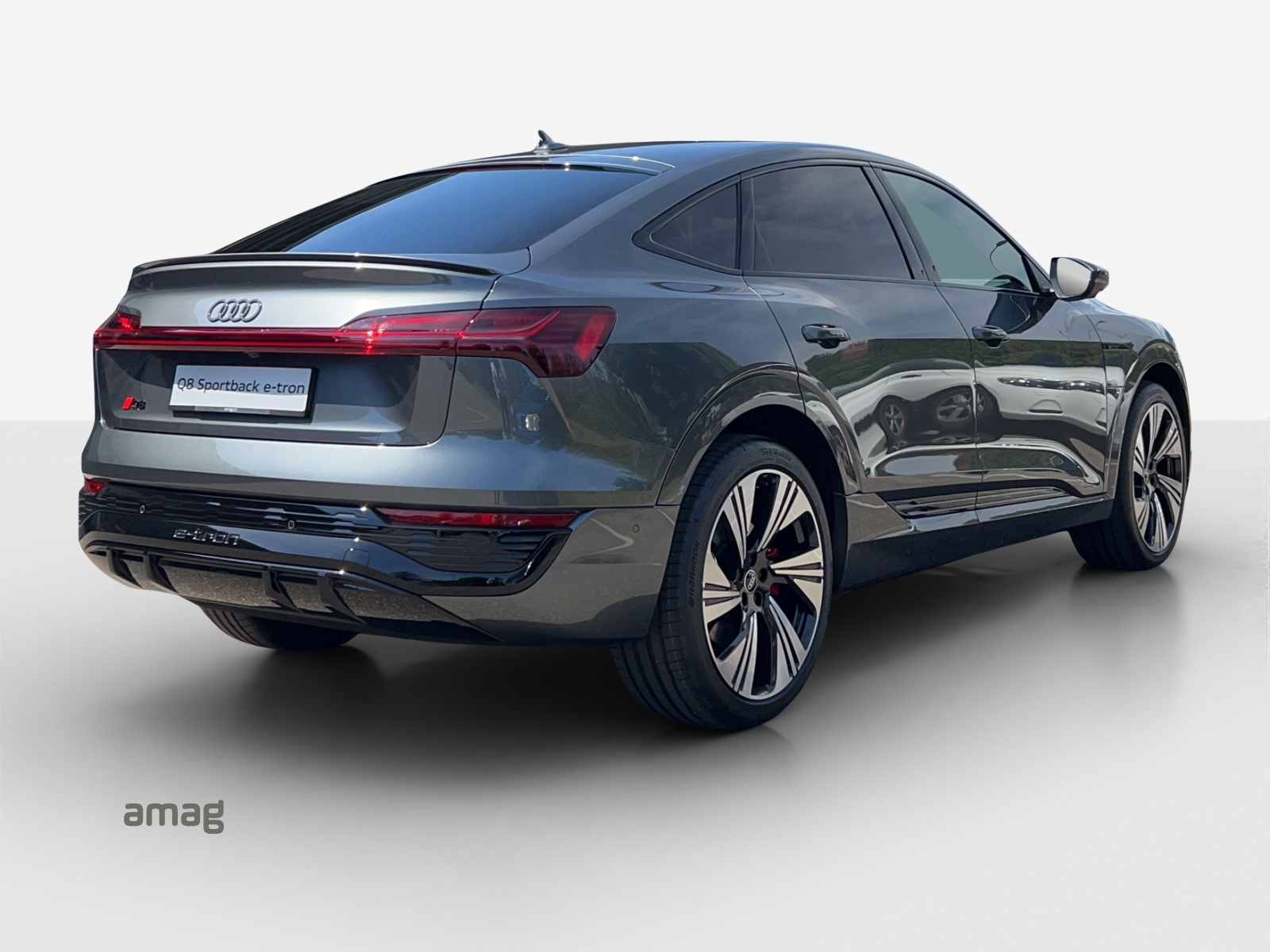 AUDI Q8 Sportback 55 e-tron Black Edition quattro-image-5