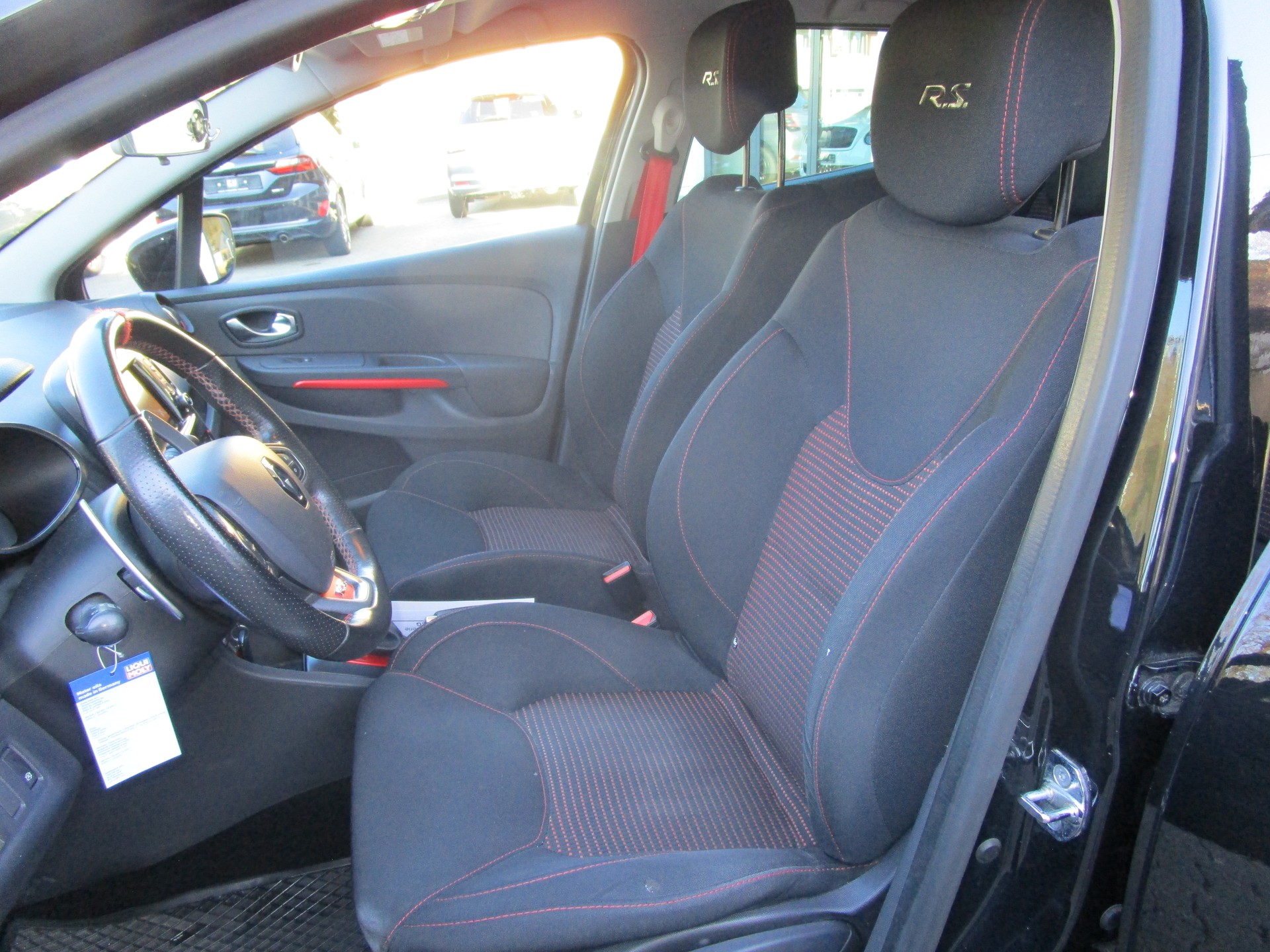 RENAULT Clio 1.6 T RS 220 Trophy EDC-image-6