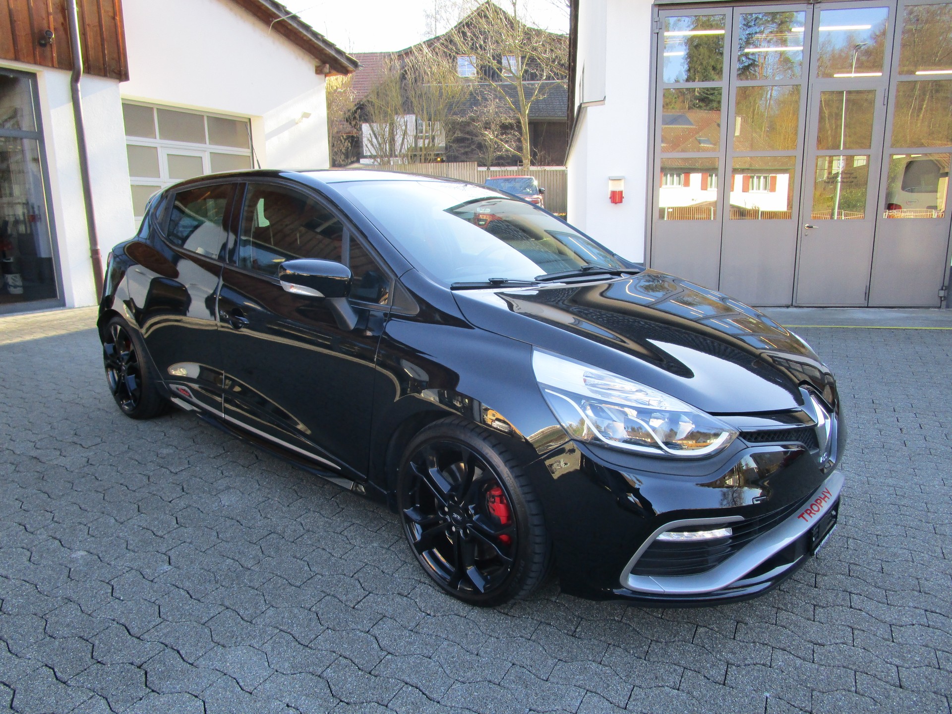 RENAULT Clio 1.6 T RS 220 Trophy EDC-image-3
