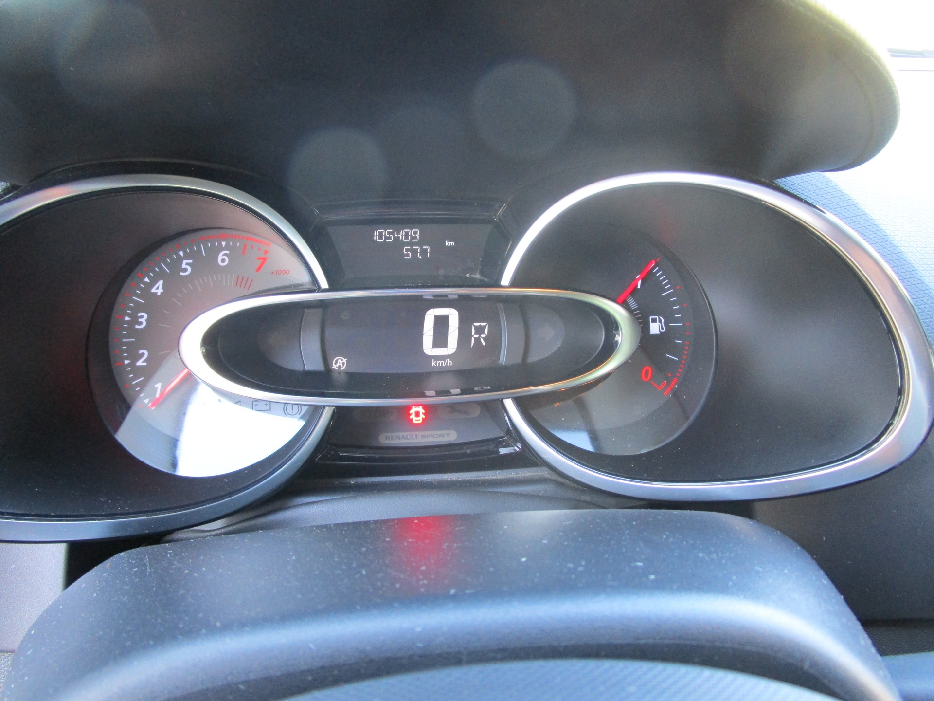 RENAULT Clio 1.6 T RS 220 Trophy EDC-image-14