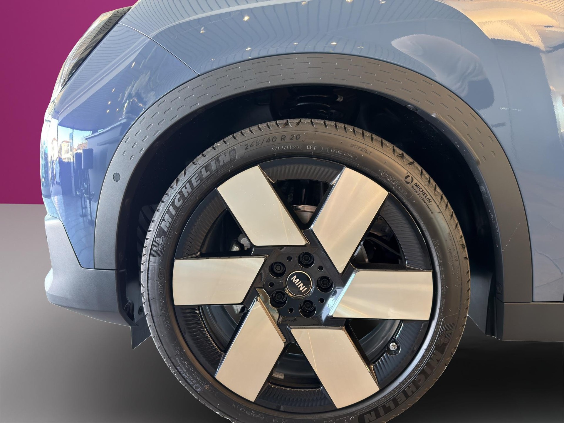 MINI Countryman E Favoured Trim-image-8