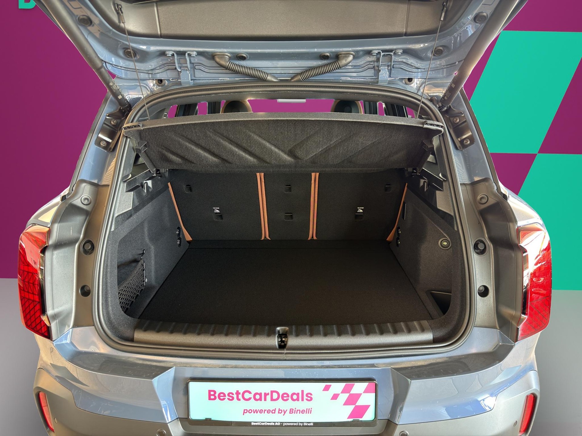 MINI Countryman E Favoured Trim-image-9