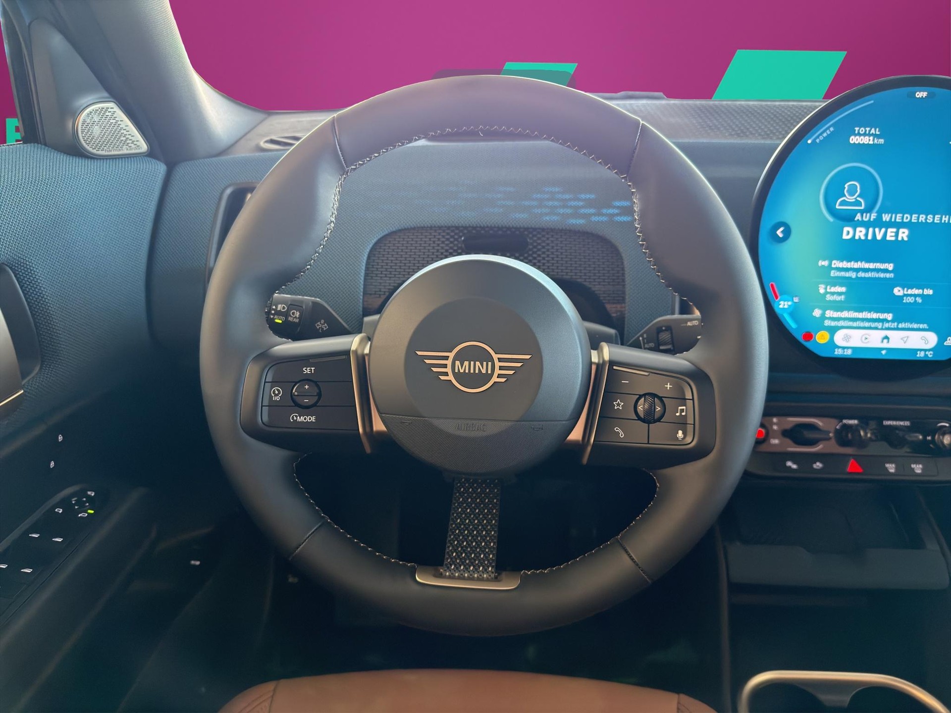 MINI Countryman E Favoured Trim-image-13