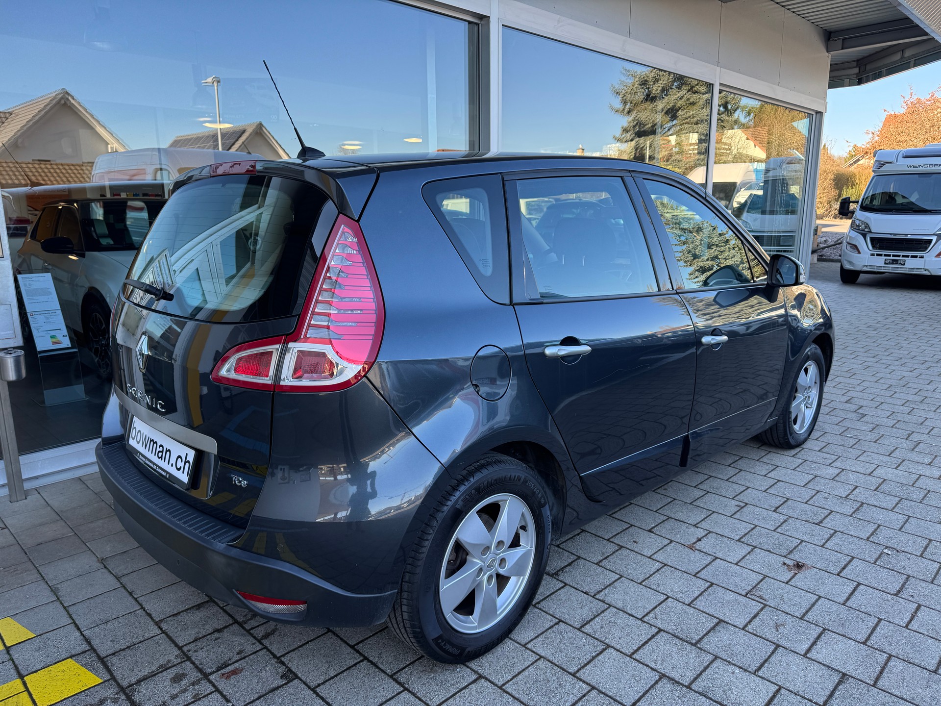 RENAULT Scénic 1.4 16V Turbo Dynamique-image-4
