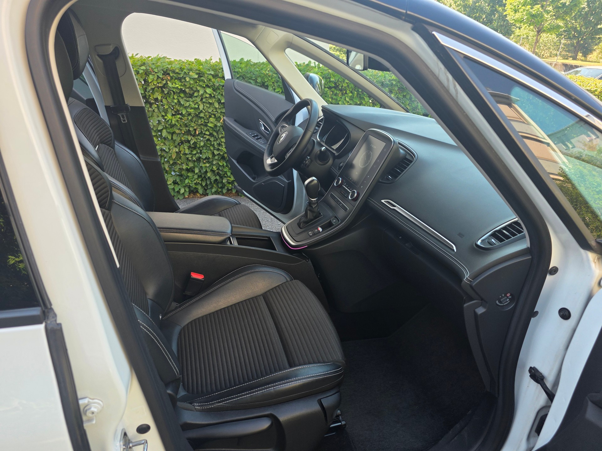 RENAULT Grand Scénic 1.3 16V Turbo Intens EDC-image-11