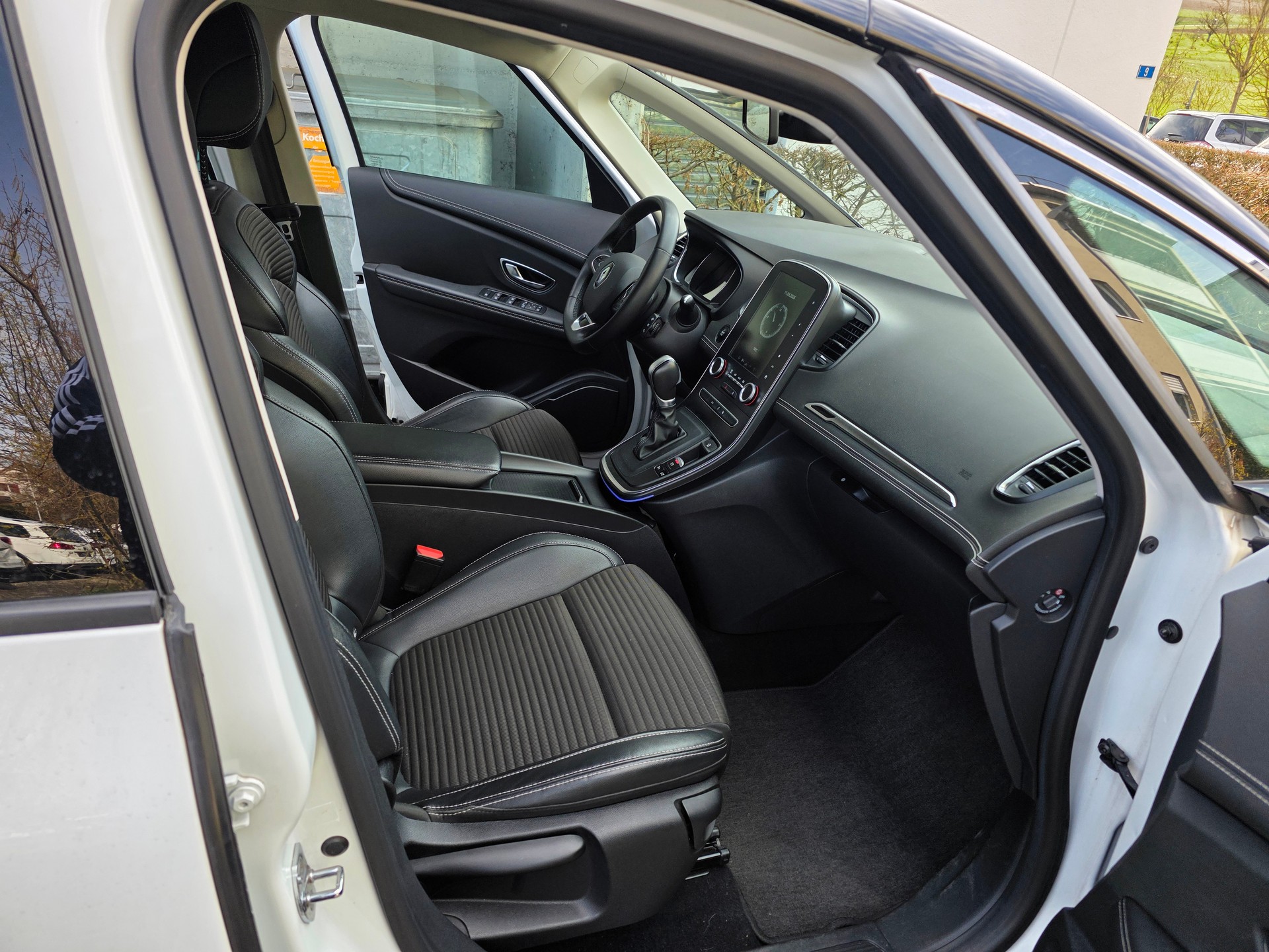 RENAULT Grand Scénic 1.3 16V Turbo Intens EDC-image-10