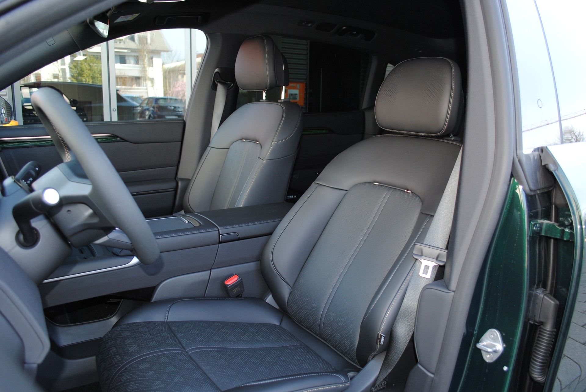 ZEEKR 7X 100kWh Privilege AWD inkl. Comfort und Cockpit Paket-image-12