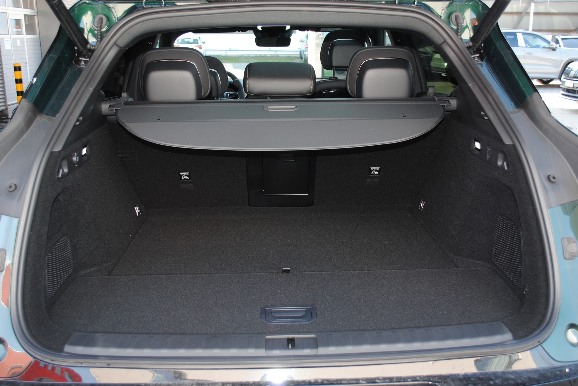 ZEEKR 7X 100kWh Privilege AWD inkl. Comfort und Cockpit Paket-image-20
