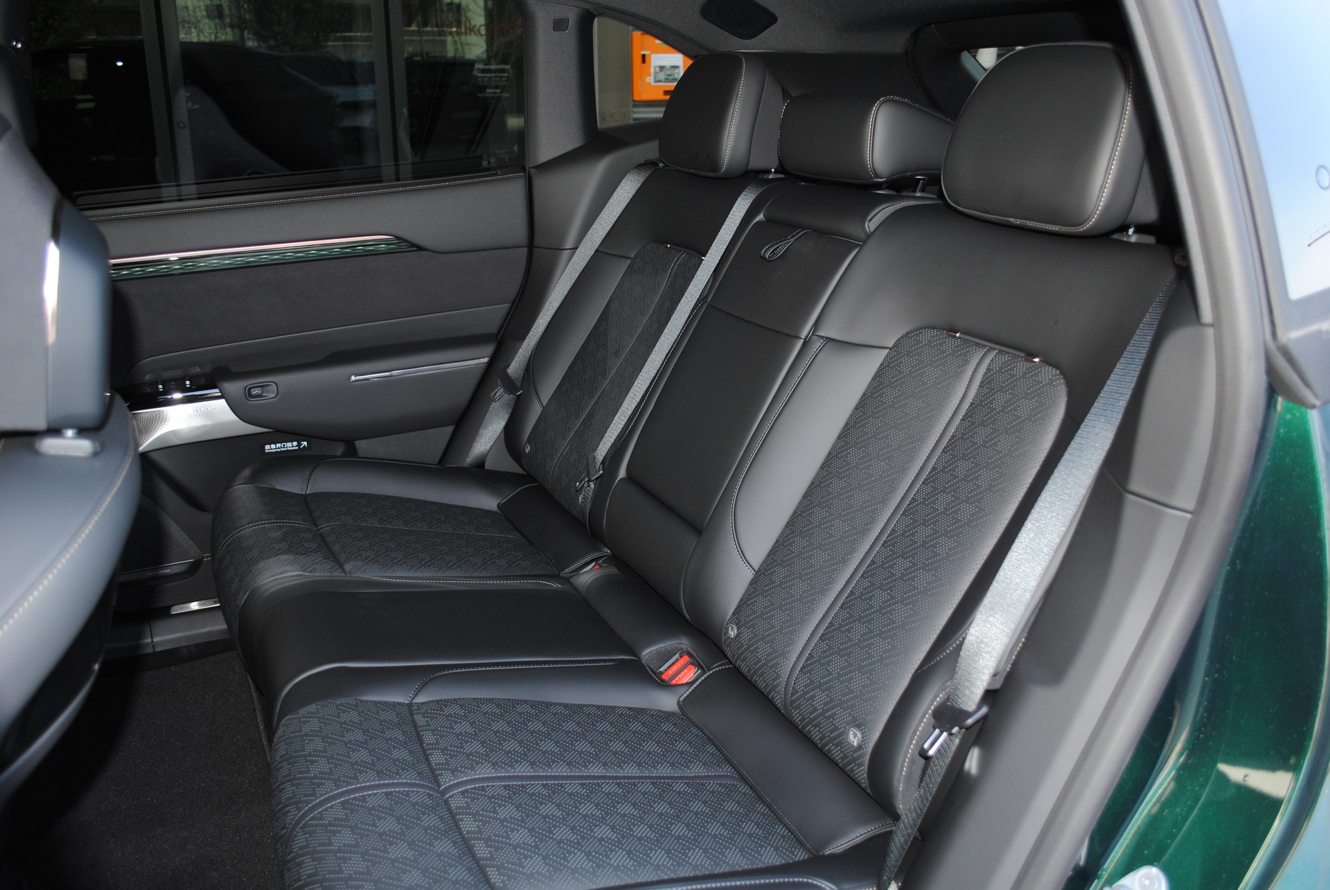 ZEEKR 7X 100kWh Privilege AWD inkl. Comfort und Cockpit Paket-image-17