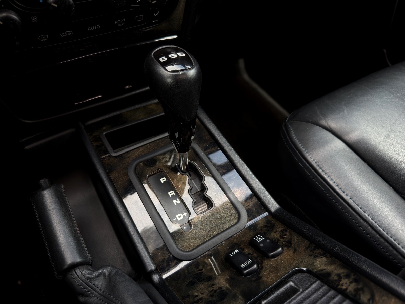 MERCEDES-BENZ G 55 AMG Automatic-image-16