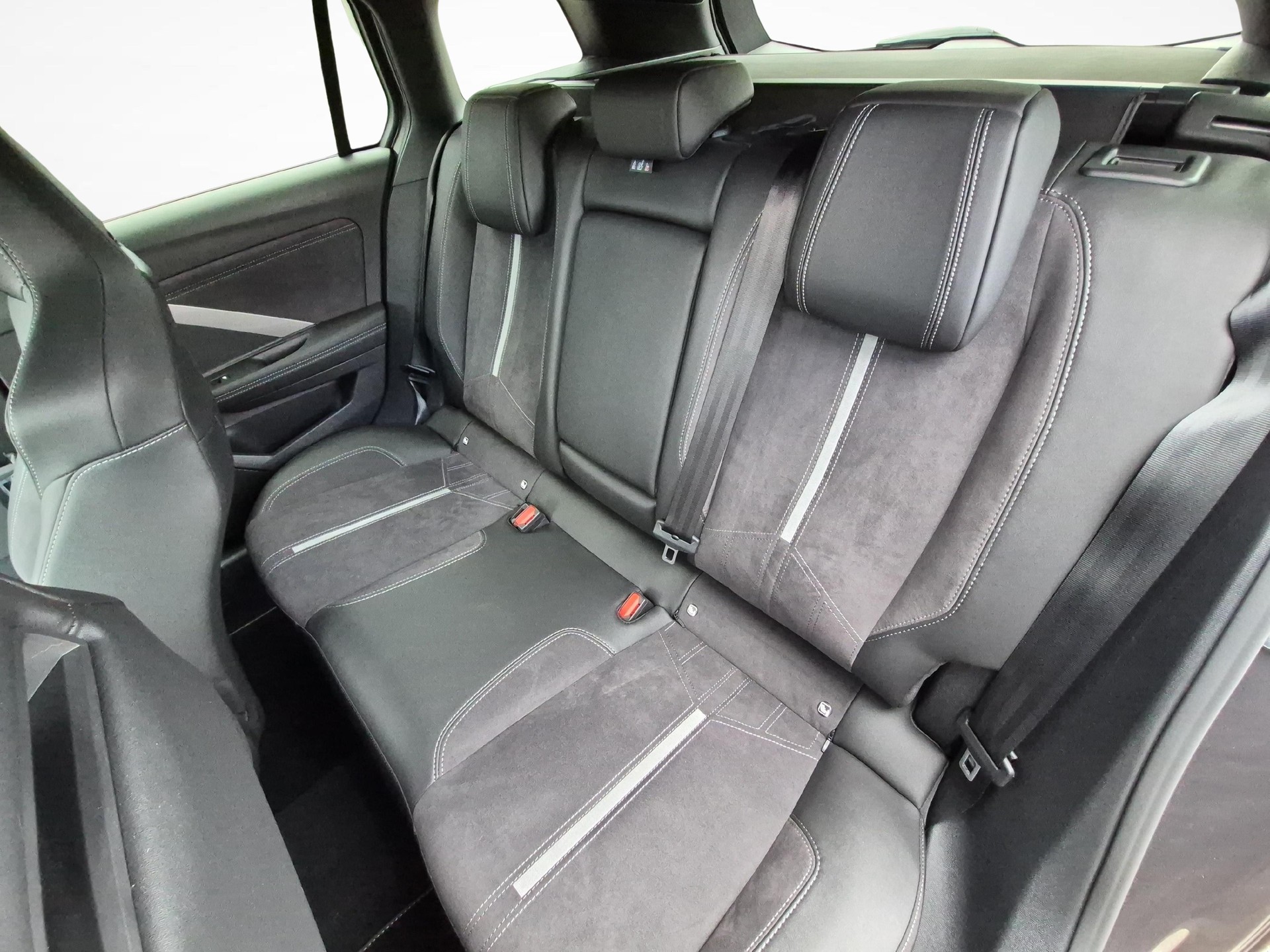 OPEL Astra Sports Tourer 1.6 T PHEV 225 GSe-image-10