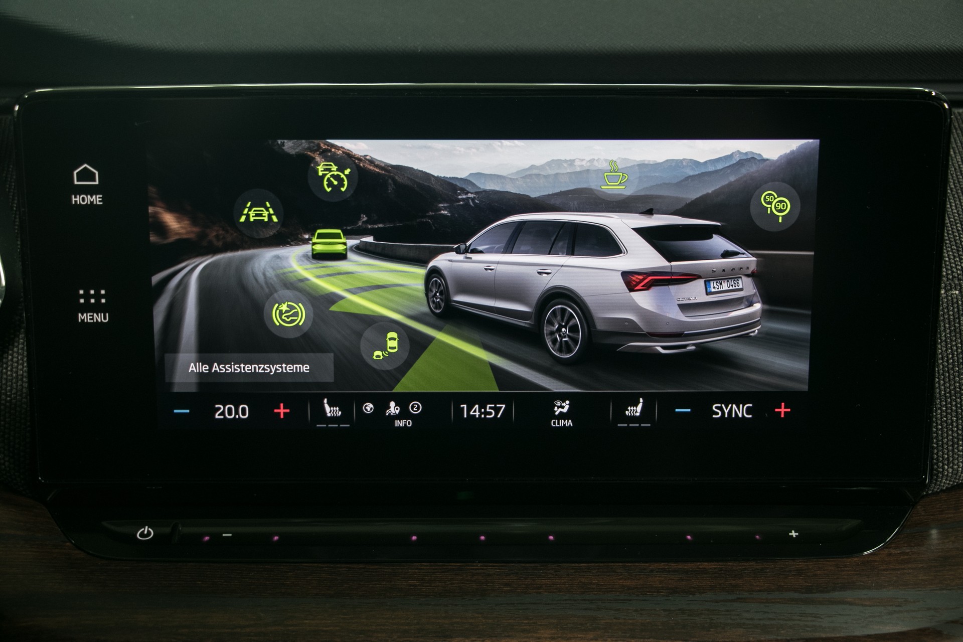 SKODA Octavia Combi 2.0 TSI DSG Scout 4x4-image-9