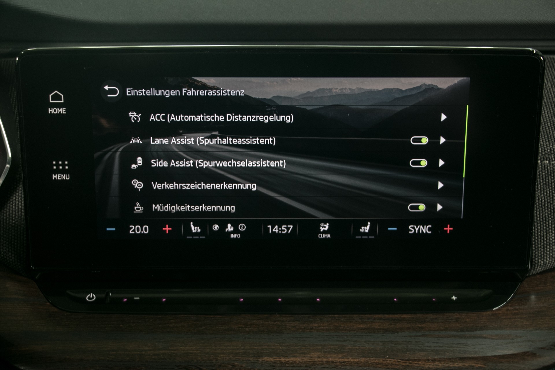 SKODA Octavia Combi 2.0 TSI DSG Scout 4x4-image-10
