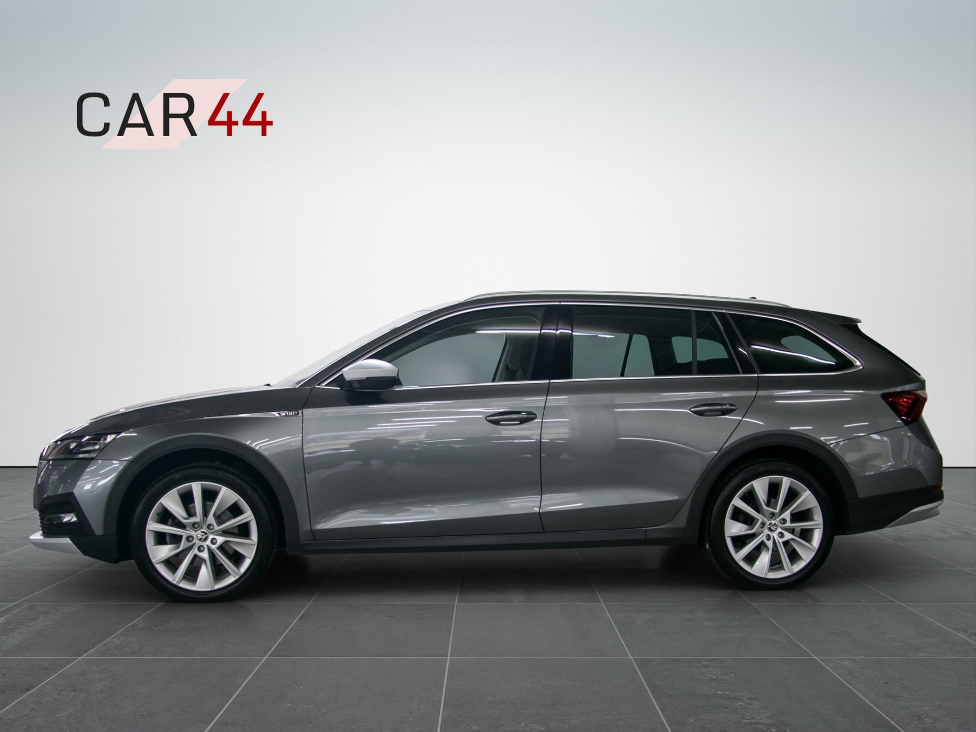 SKODA Octavia Combi 2.0 TSI DSG Scout 4x4-image-1