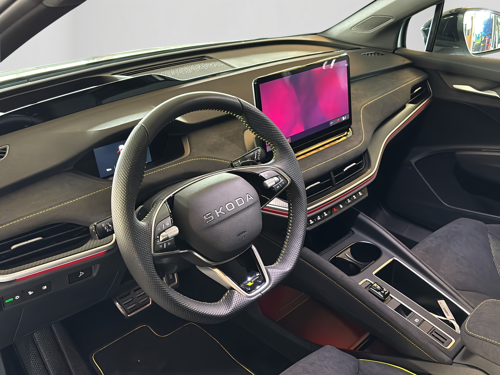 SKODA Elroq RS 4x4-image-12