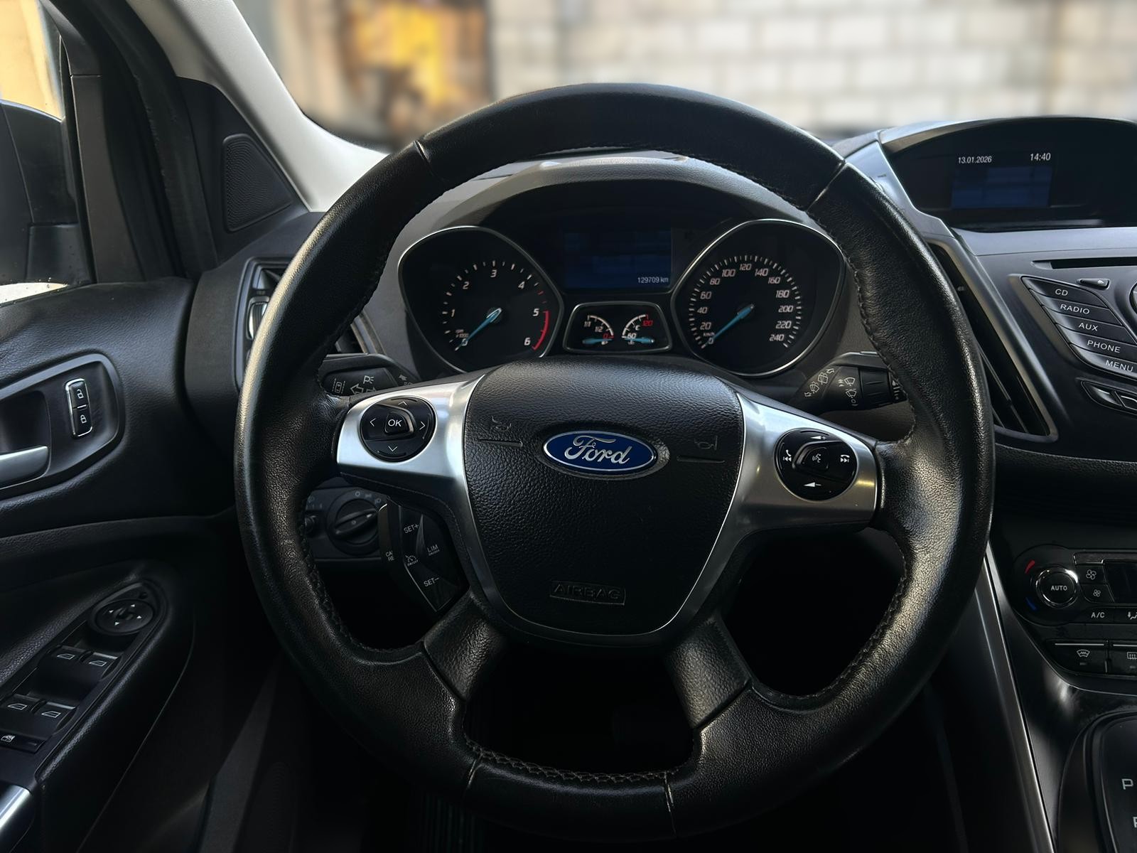 FORD Kuga 2.0 TDCi Titanium 4WD PowerShift-image-9