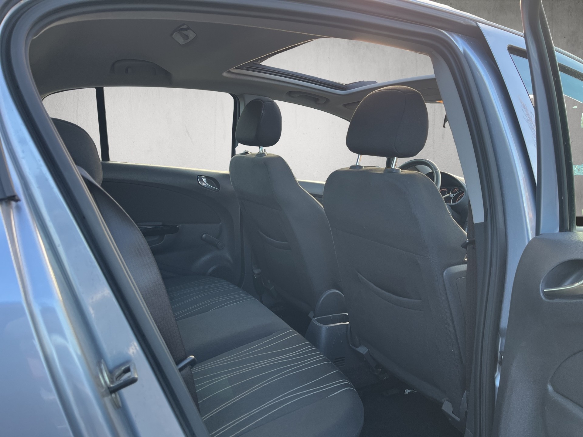OPEL Corsa 1.4 TP Color Edition Automatic-image-12