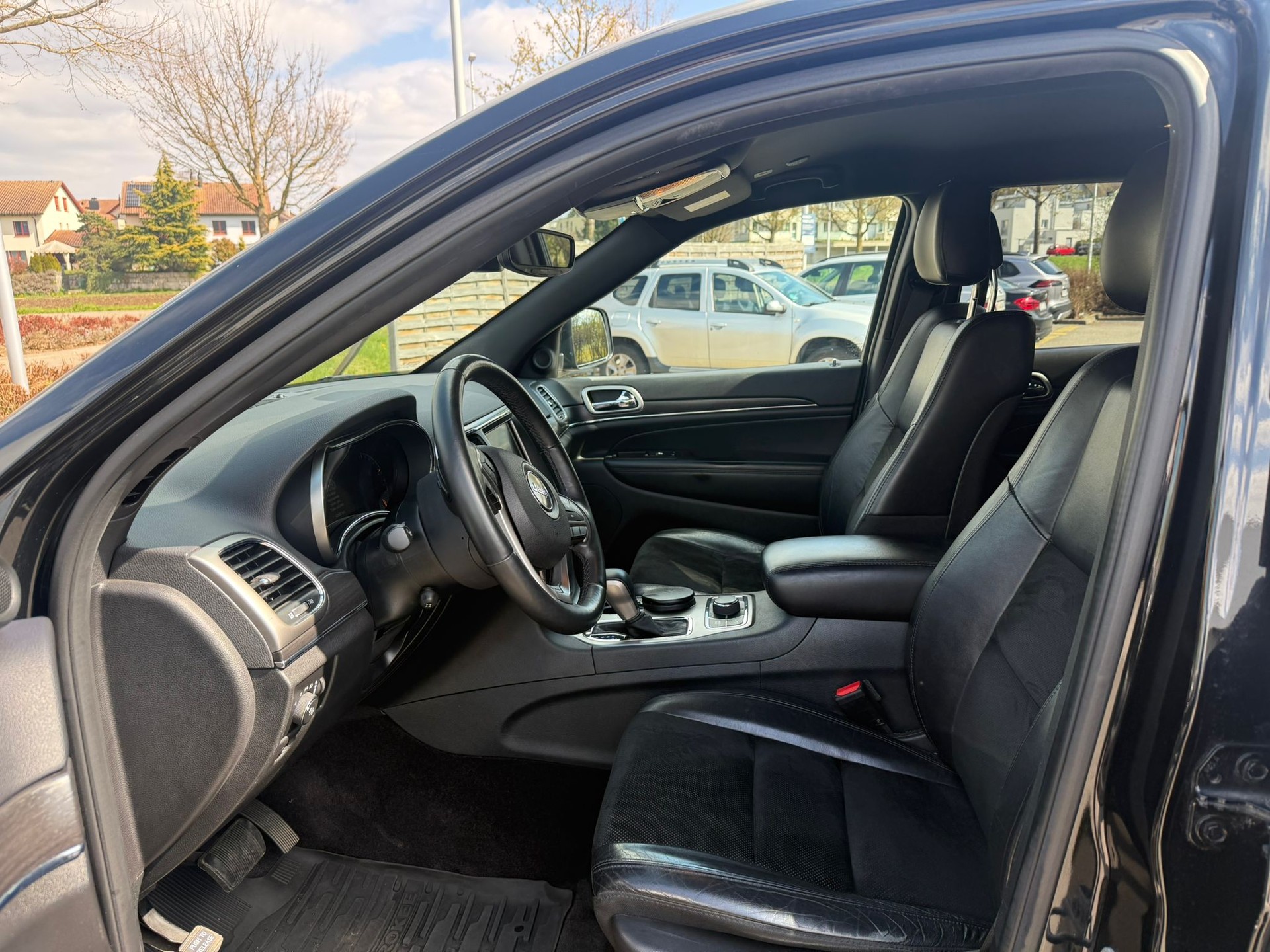 JEEP Grand Cherokee 3.0 CRD 250 Night Eagle-image-9