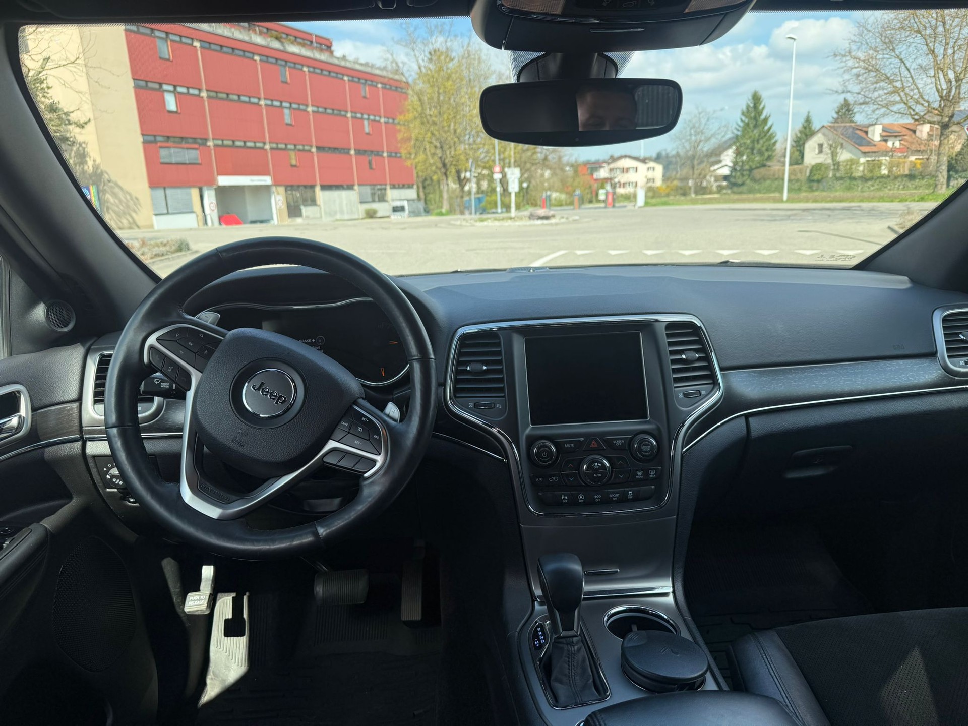 JEEP Grand Cherokee 3.0 CRD 250 Night Eagle-image-13