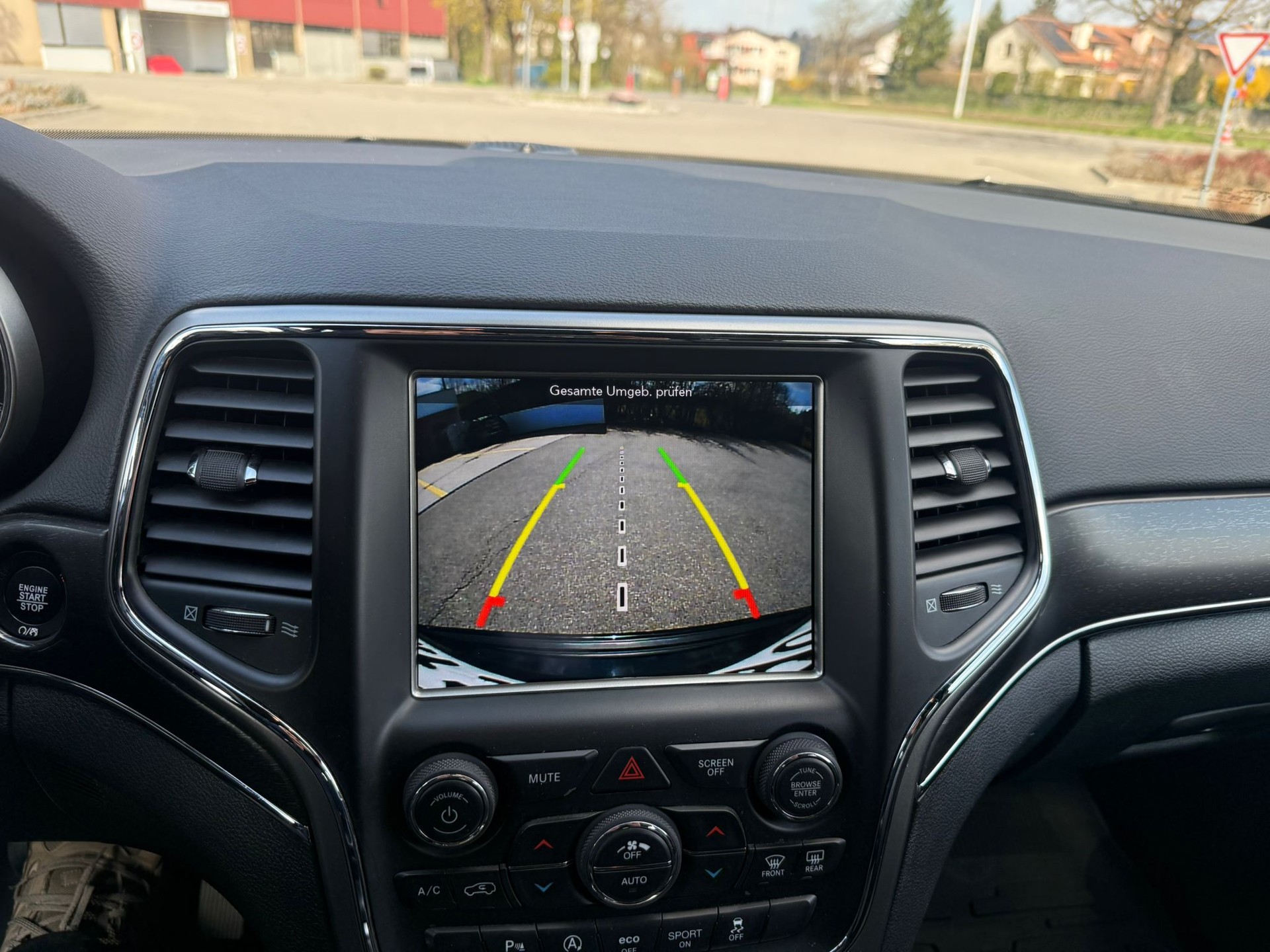 JEEP Grand Cherokee 3.0 CRD 250 Night Eagle-image-15