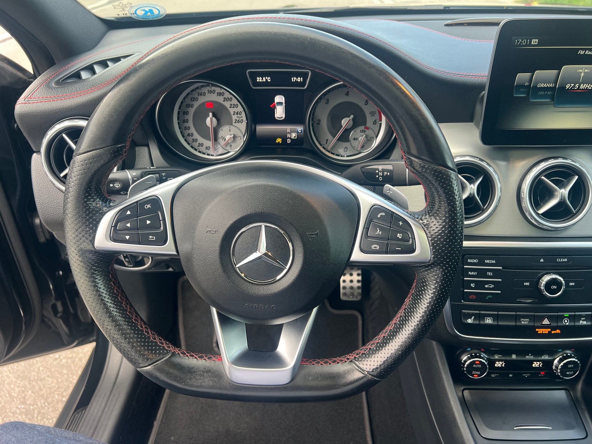 MERCEDES-BENZ GLA 220 d AMG Line 4Matic 7G-DCT-image-14