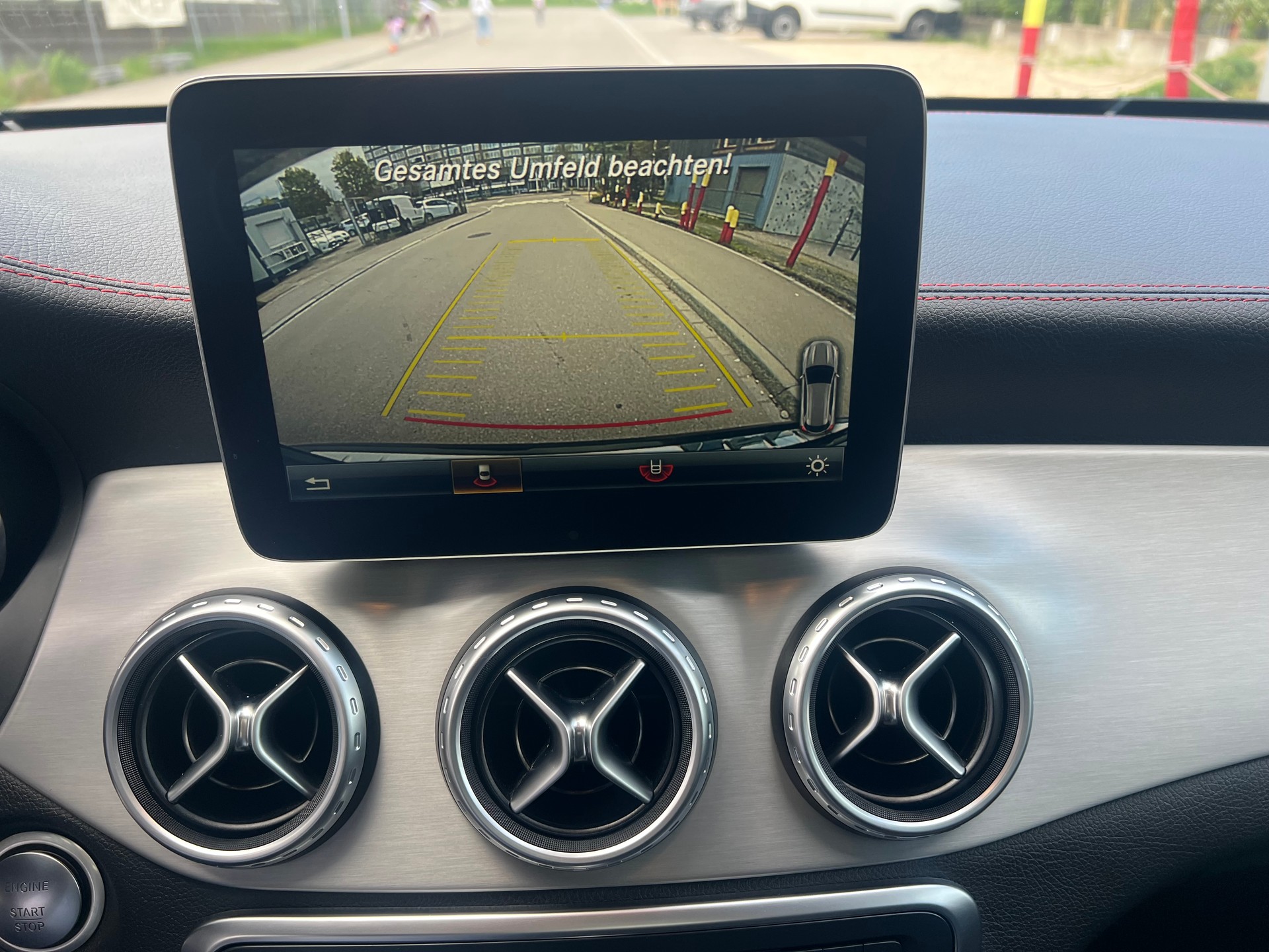 MERCEDES-BENZ GLA 220 d AMG Line 4Matic 7G-DCT-image-16
