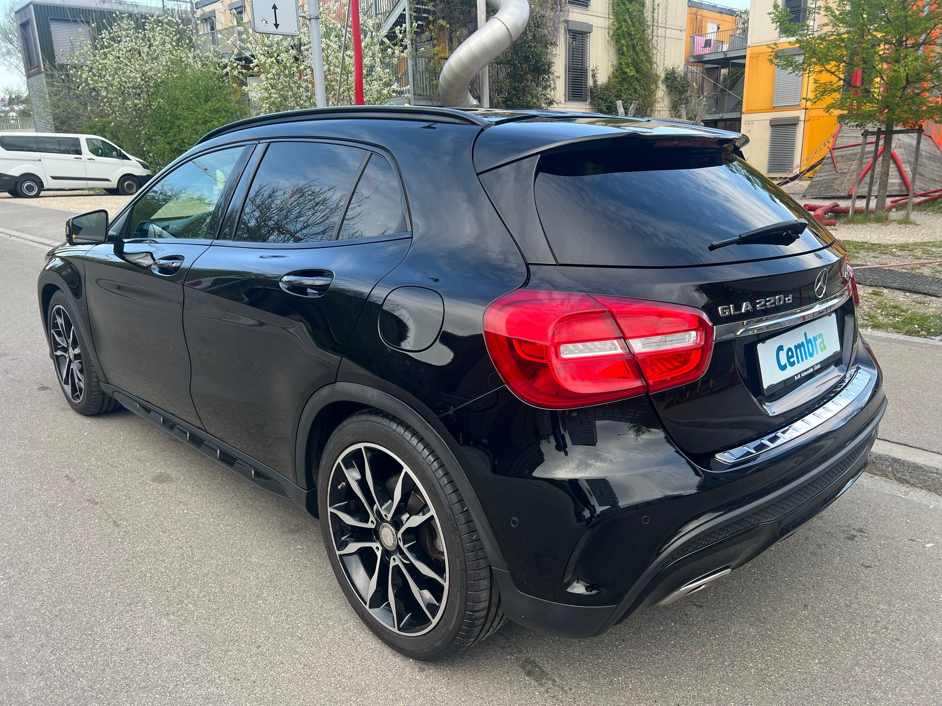 MERCEDES-BENZ GLA 220 d AMG Line 4Matic 7G-DCT-image-6