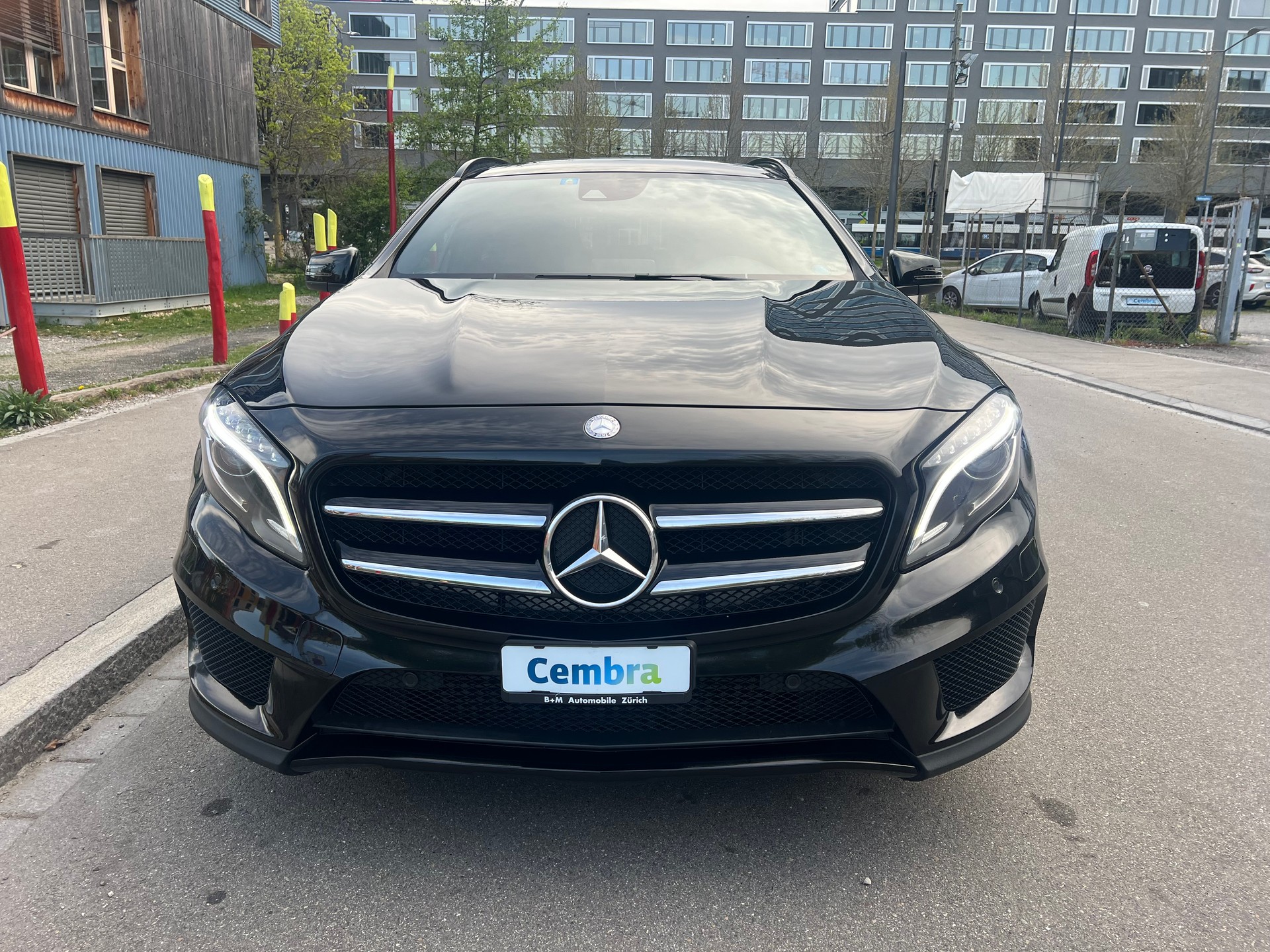MERCEDES-BENZ GLA 220 d AMG Line 4Matic 7G-DCT-showroom-element-1