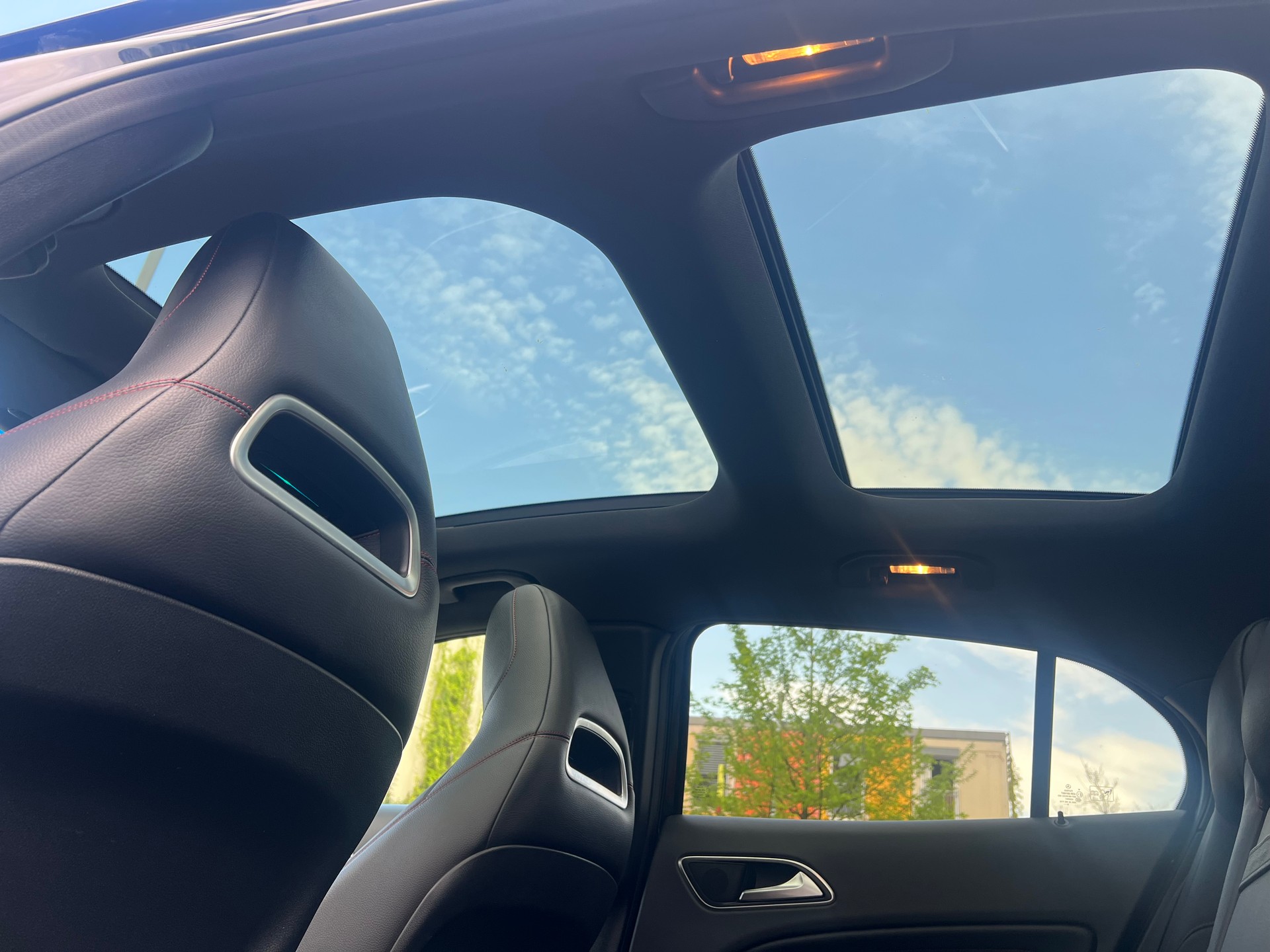 MERCEDES-BENZ GLA 220 d AMG Line 4Matic 7G-DCT-image-17