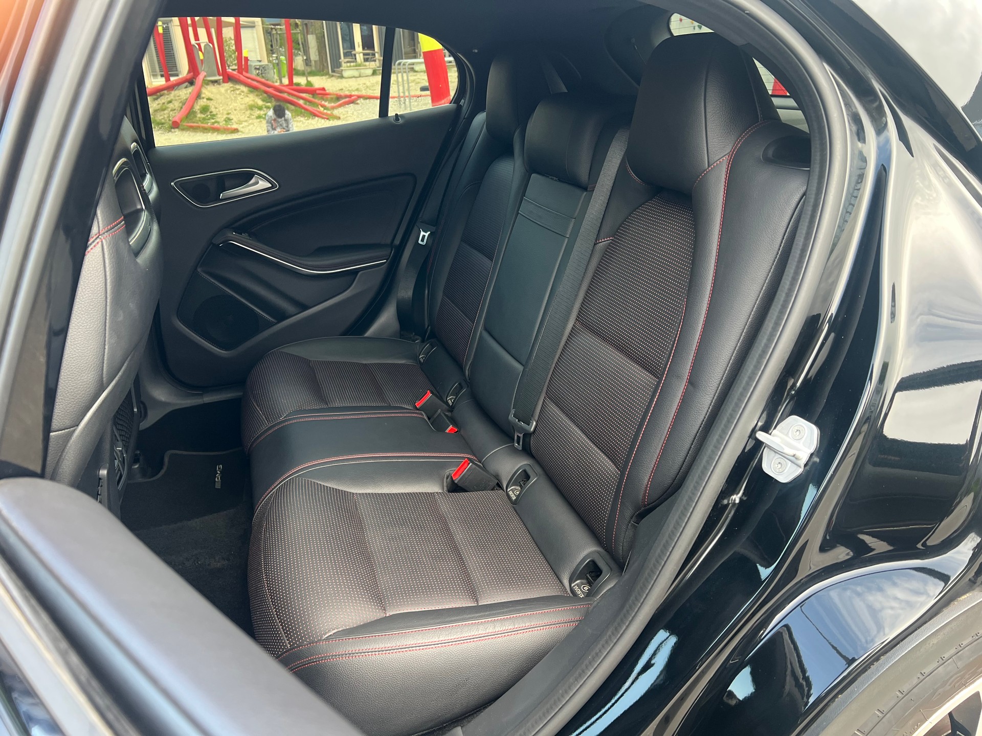 MERCEDES-BENZ GLA 220 d AMG Line 4Matic 7G-DCT-image-10