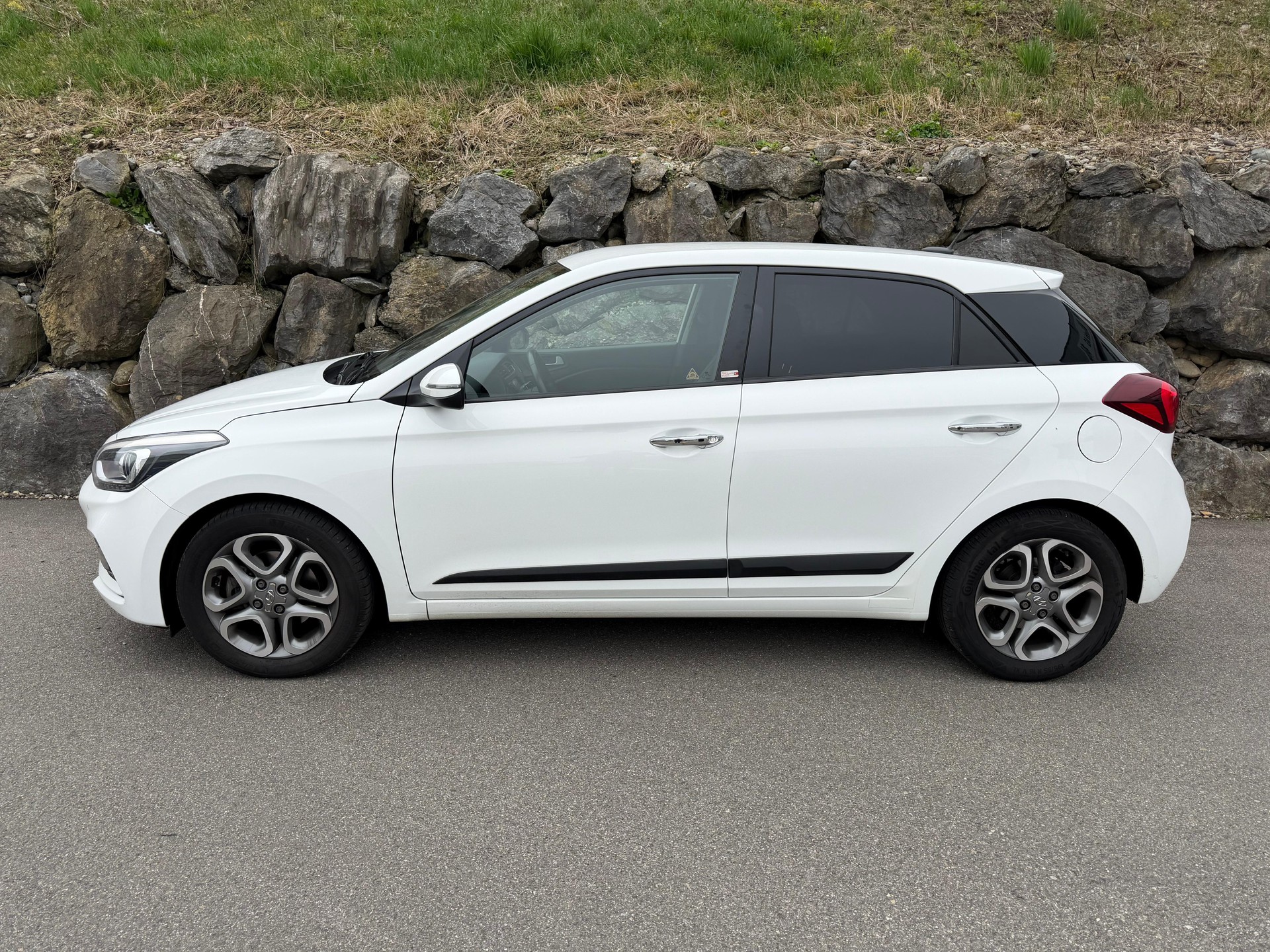 HYUNDAI i20 Active 1.0 T-GDi Vertex DCT-image-3
