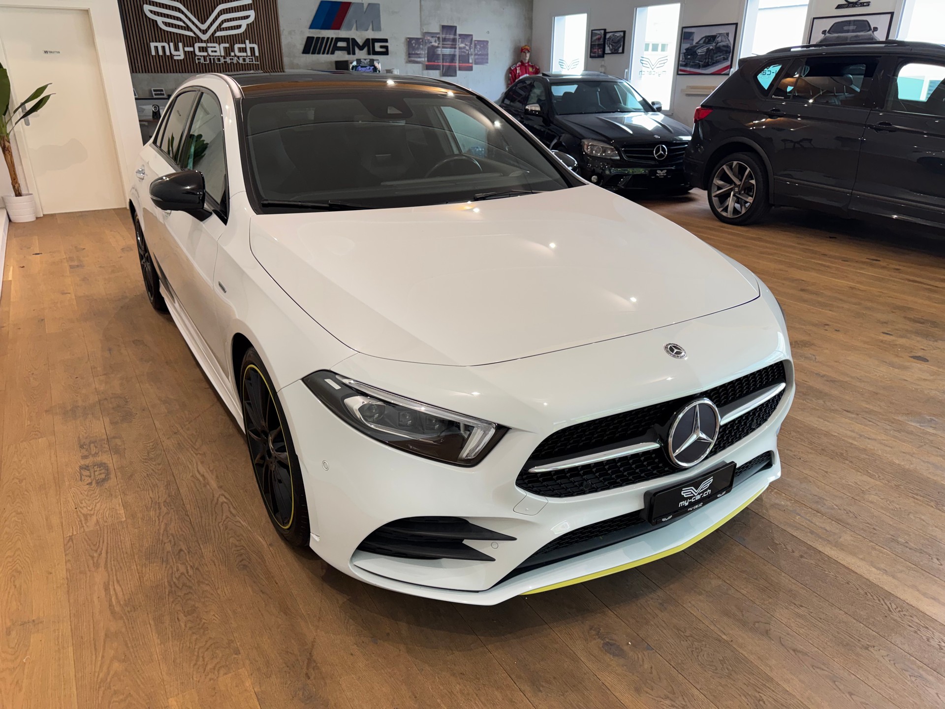 MERCEDES-BENZ A 220 AMG Line EDITION 1 7G-DCT 4Matic || BURMESTER || 360 || PANORAMA-image-14