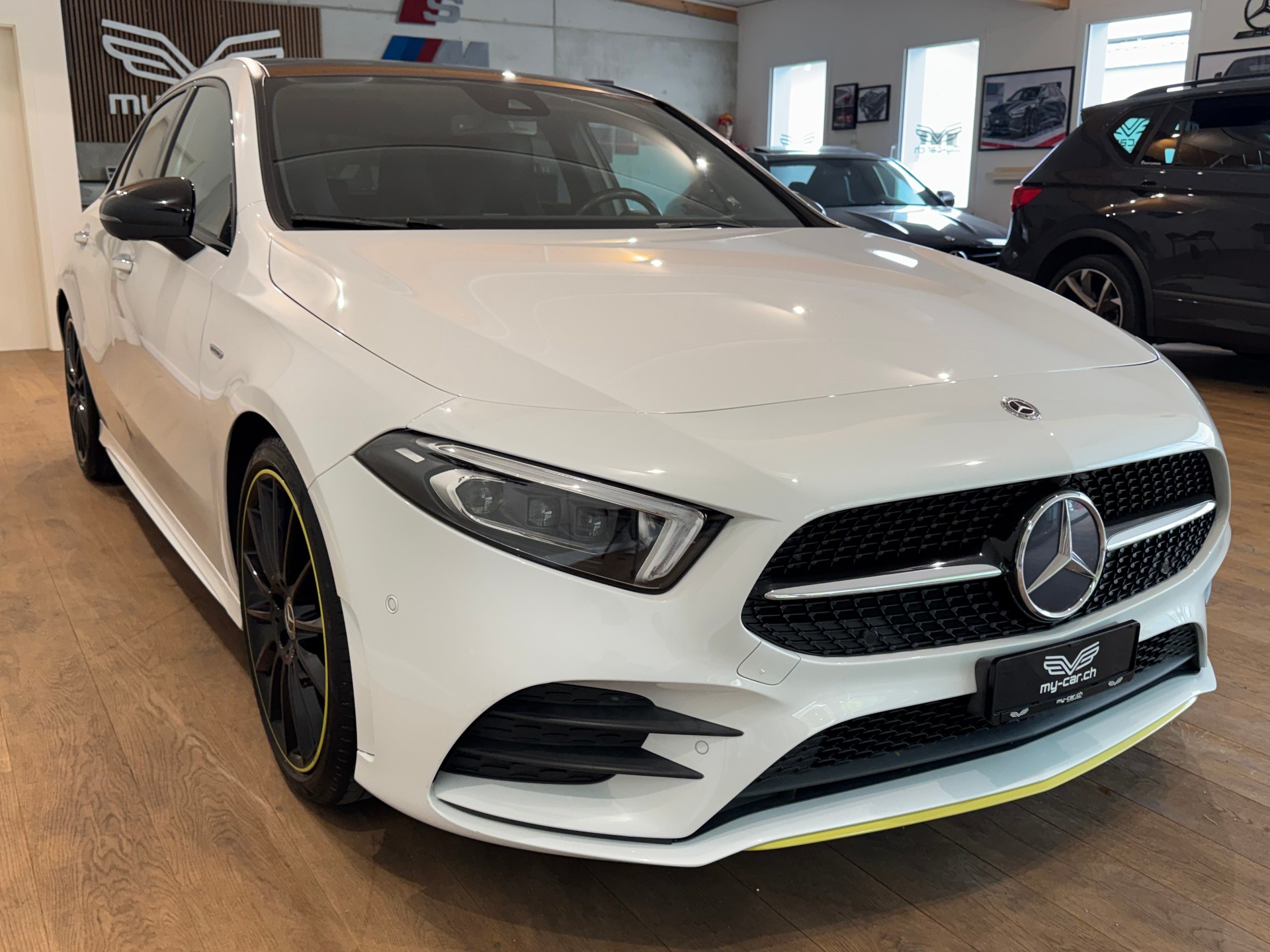MERCEDES-BENZ A 220 AMG Line EDITION 1 7G-DCT 4Matic || BURMESTER || 360 || PANORAMA-image-13