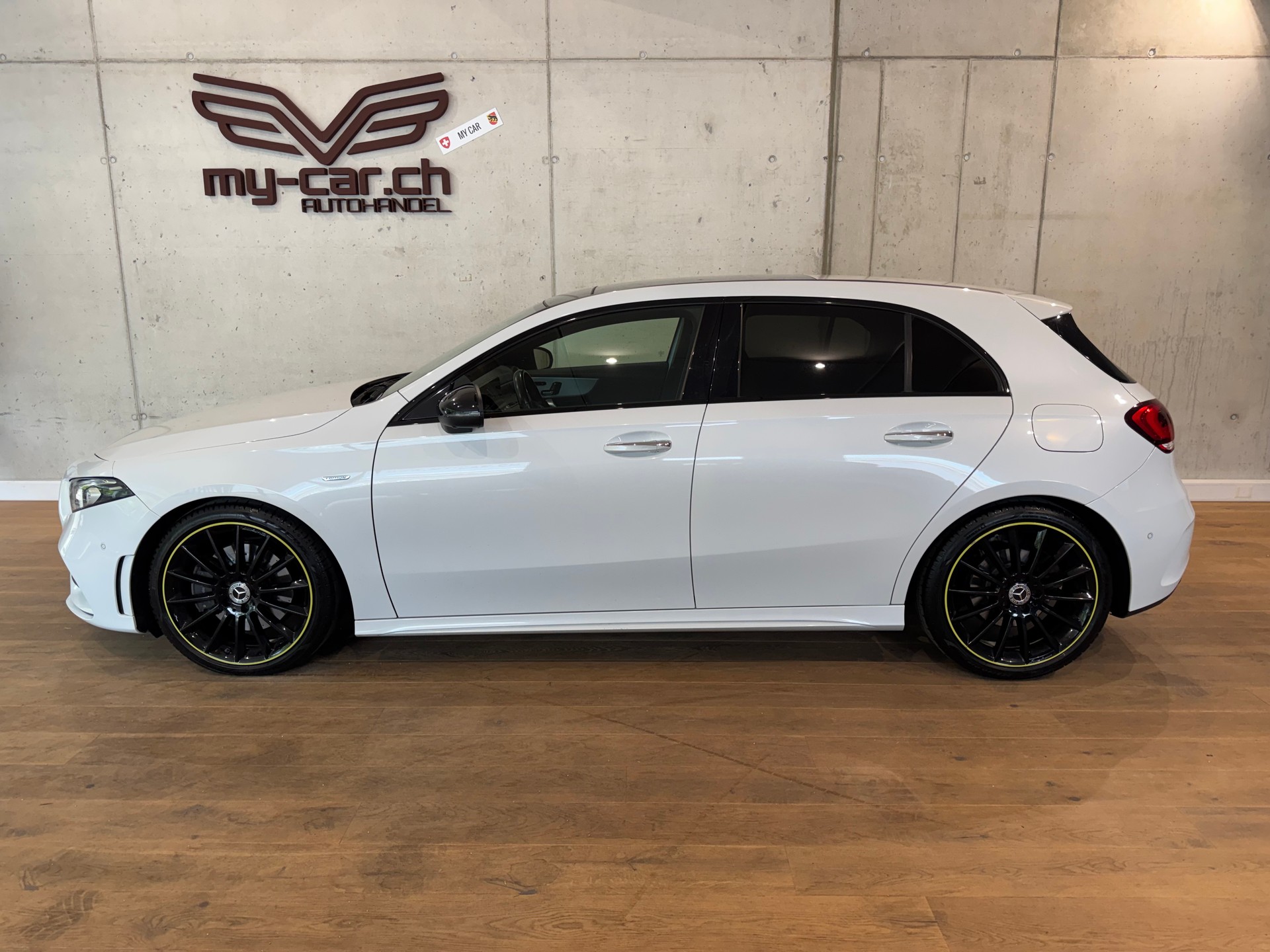 MERCEDES-BENZ A 220 AMG Line EDITION 1 7G-DCT 4Matic || BURMESTER || 360 || PANORAMA-image-5