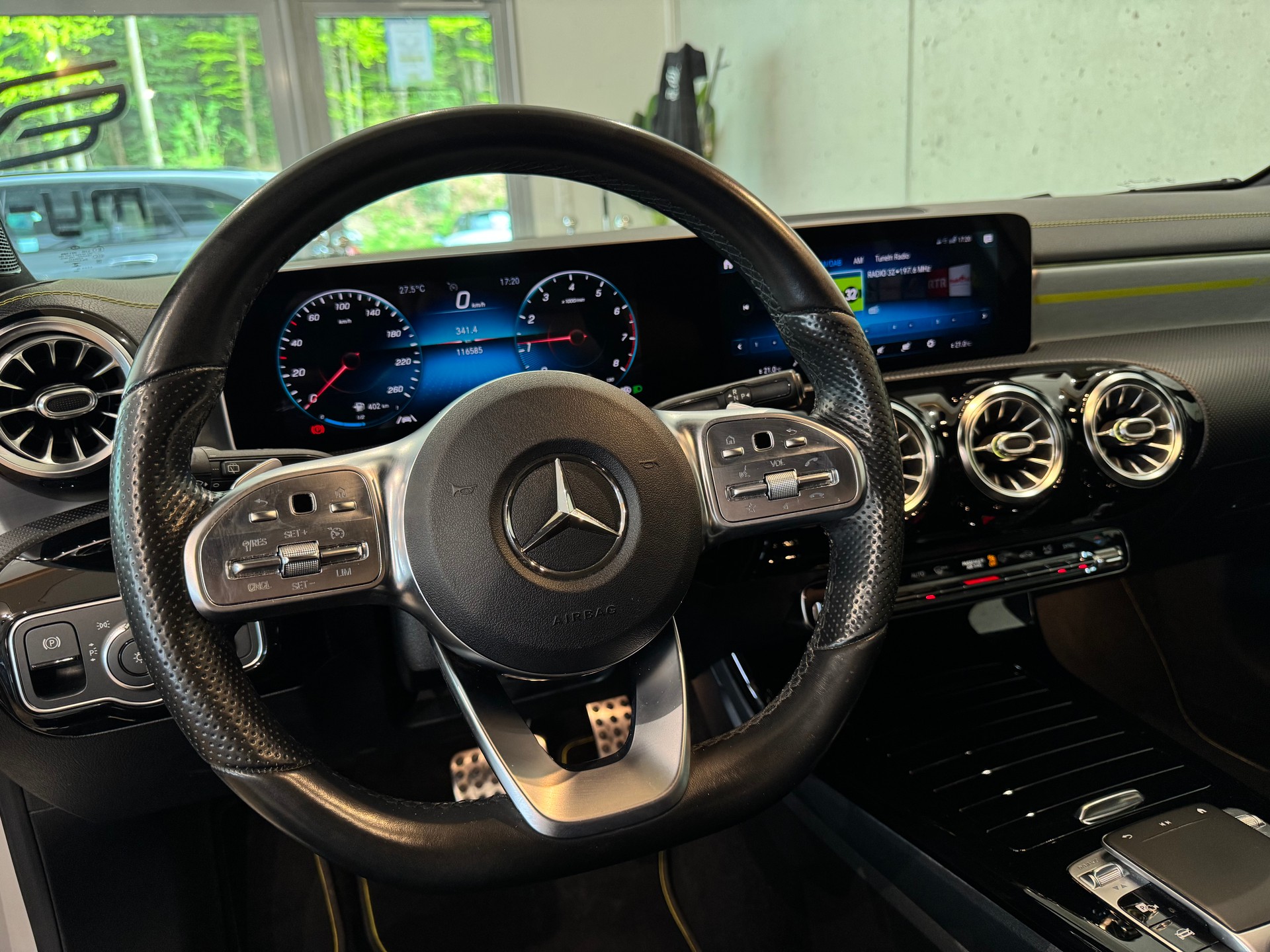 MERCEDES-BENZ A 220 AMG Line EDITION 1 7G-DCT 4Matic || BURMESTER || 360 || PANORAMA-image-22